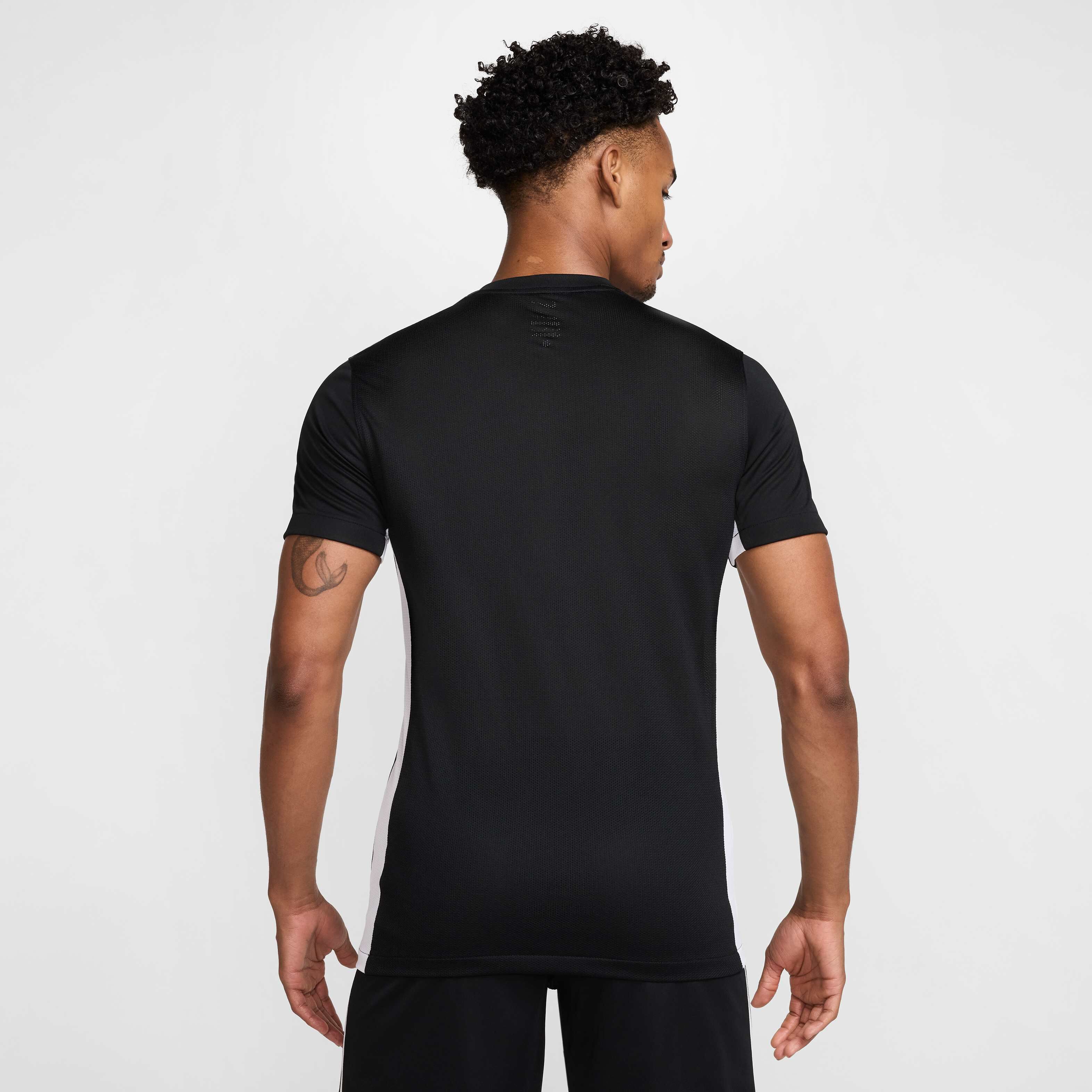 Nike Challenge V image number 1