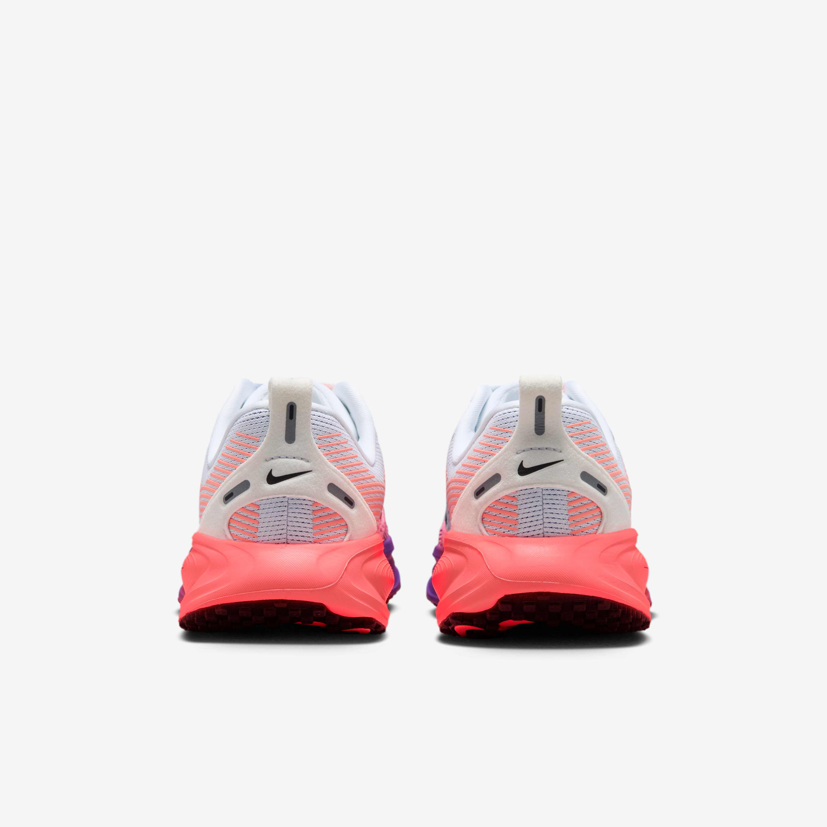 Nike Vomero 18 image number 5