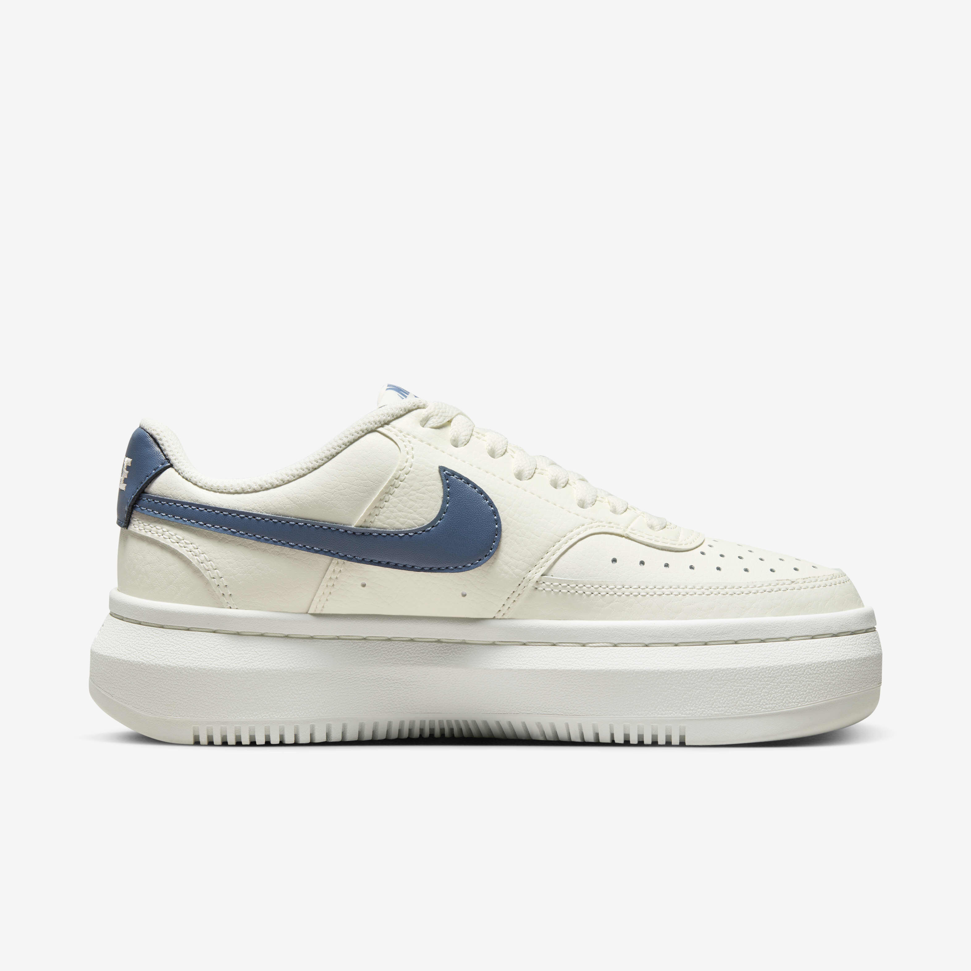 Nike Court Vision Alta image number 2
