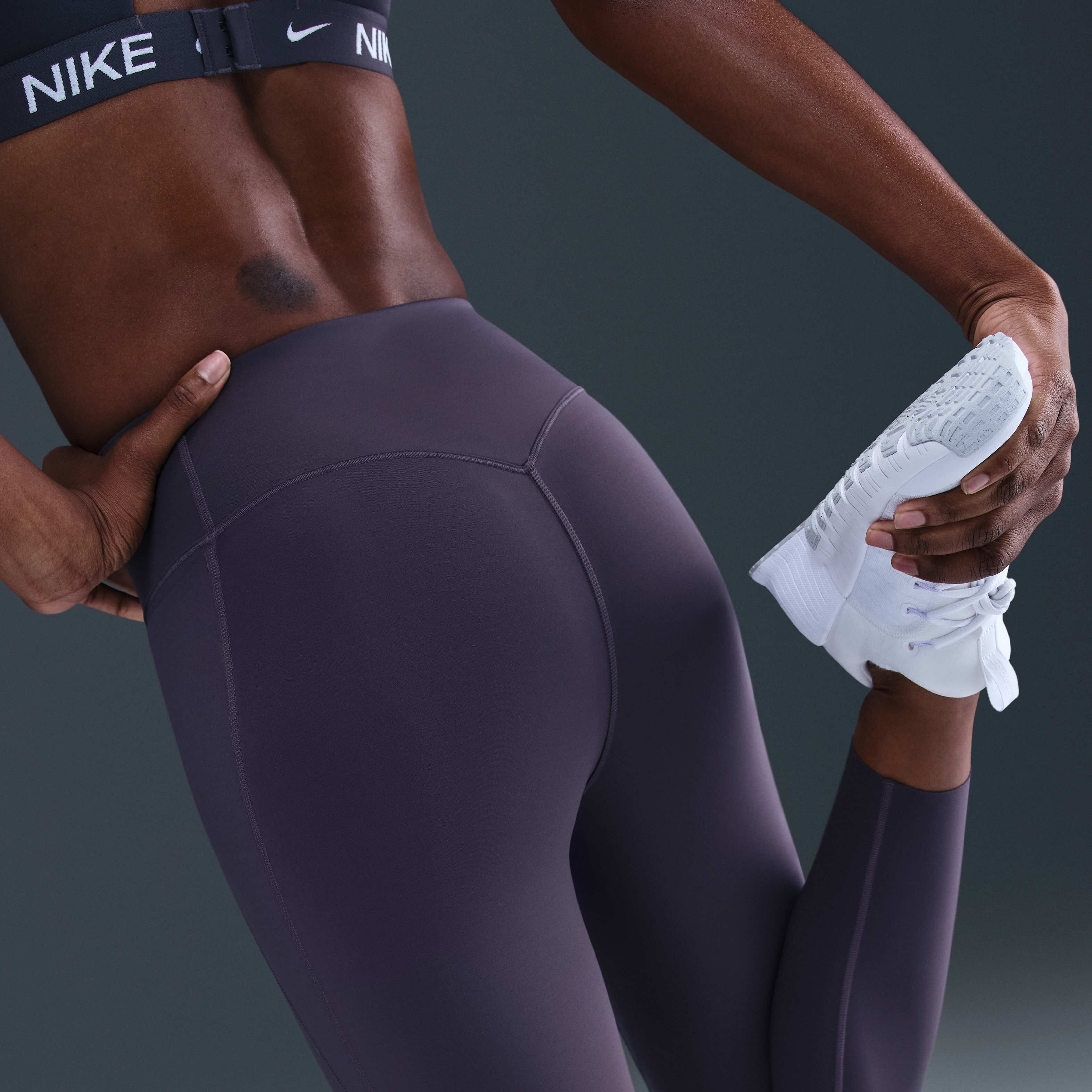 Nike Universa image number 2