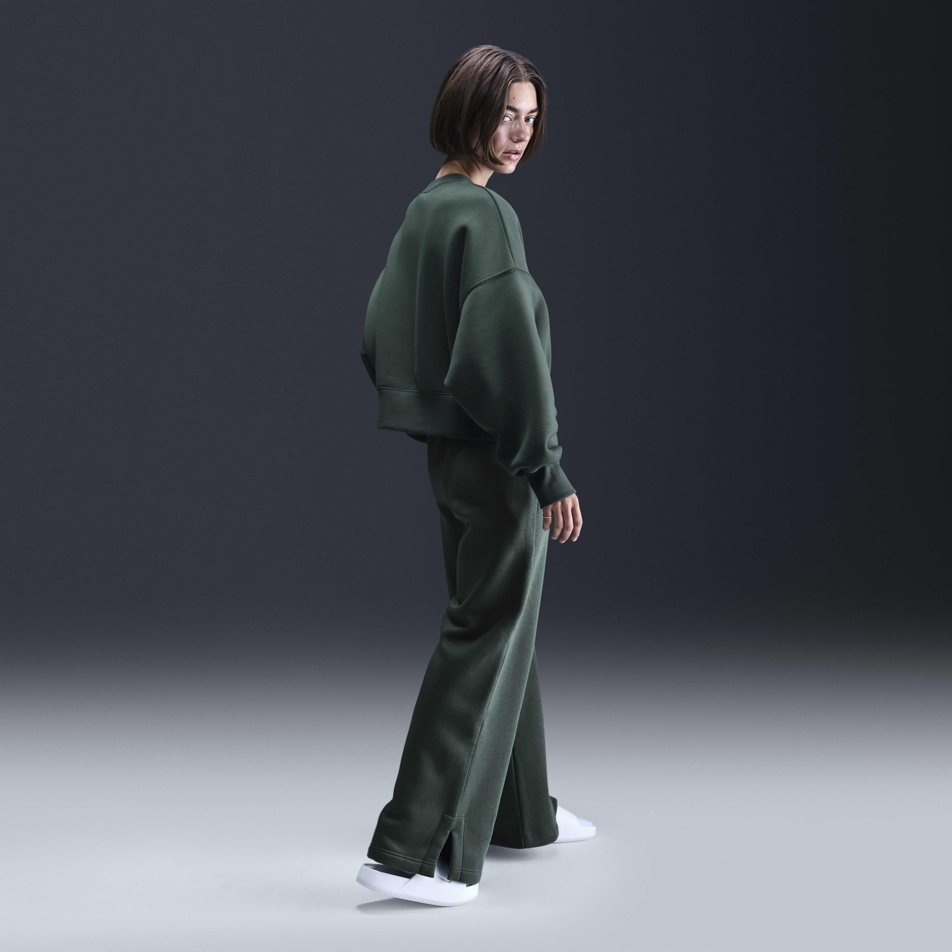 نايكي سبورتسوير فينكس فليس image number 4