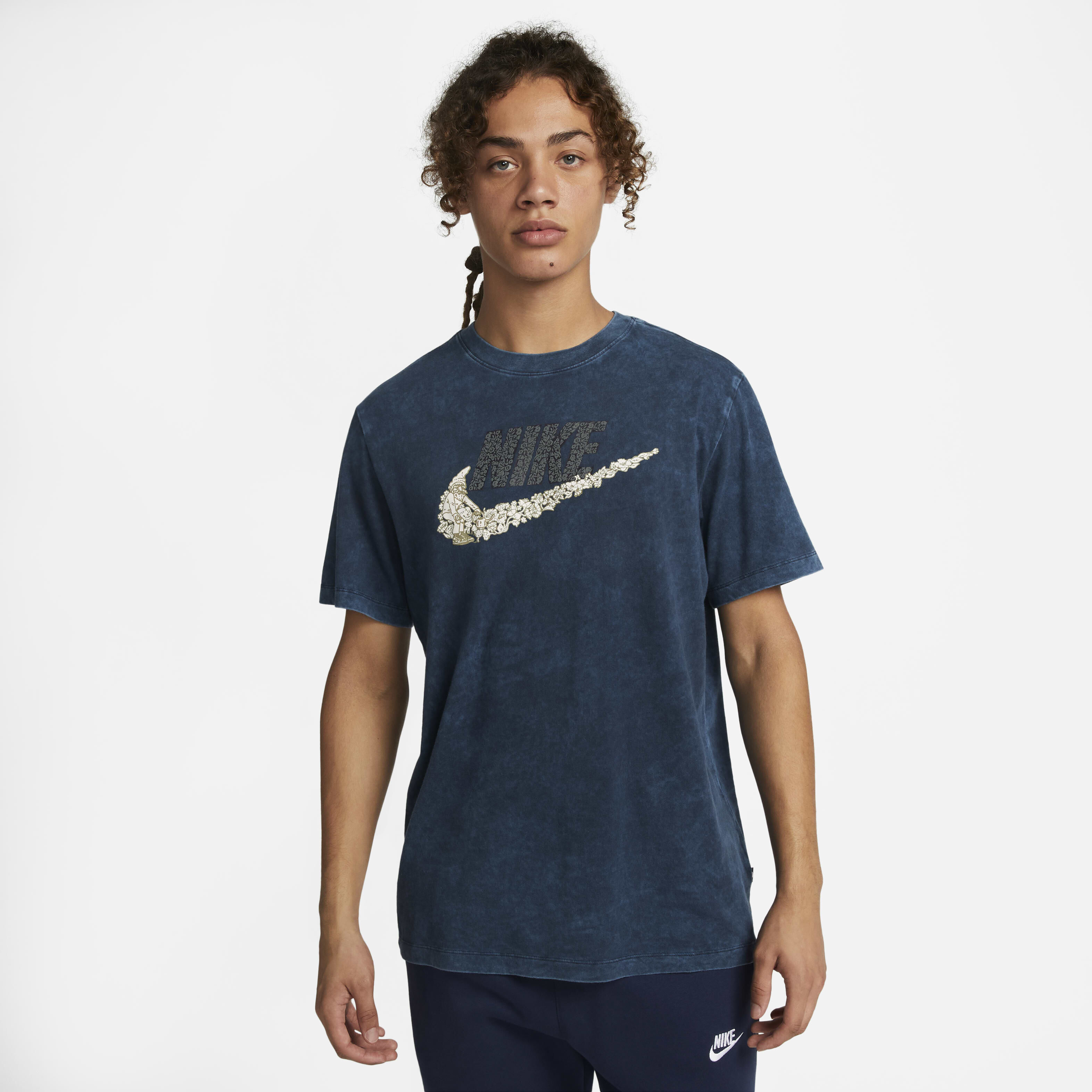 Buy Nike Sportswear Men's T-Shirt Obsidian Nike Qatar Official