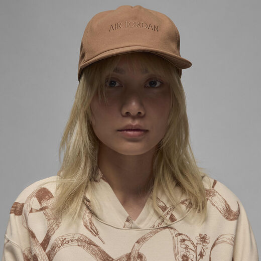 قبعات وعصابات رأس-جوردن, اير جوردن برو, قبعة بمقدمة مسطحة