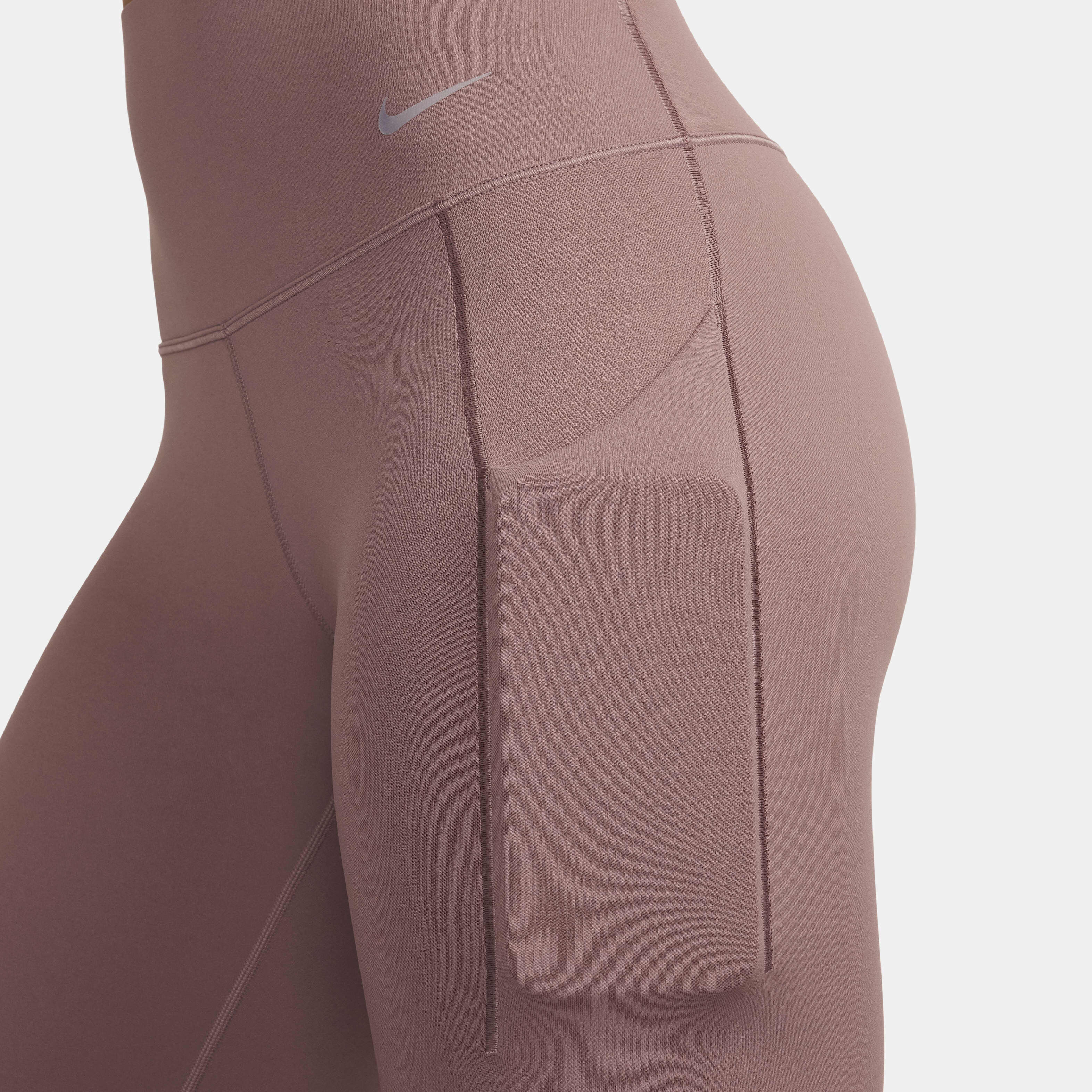 نايكي يونيفرسا image number 6