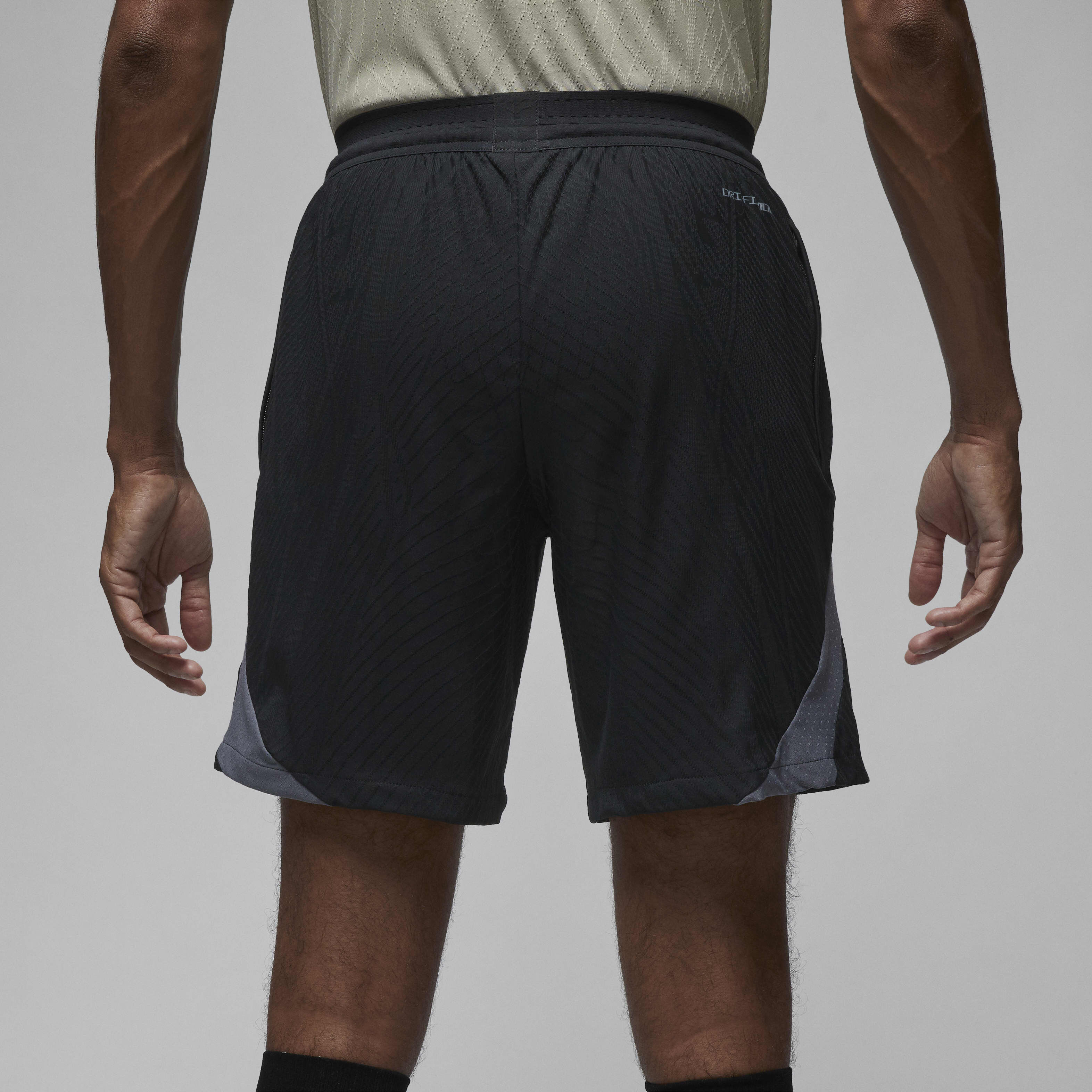 Paris Saint-Germain Strike Elite Third image number 2