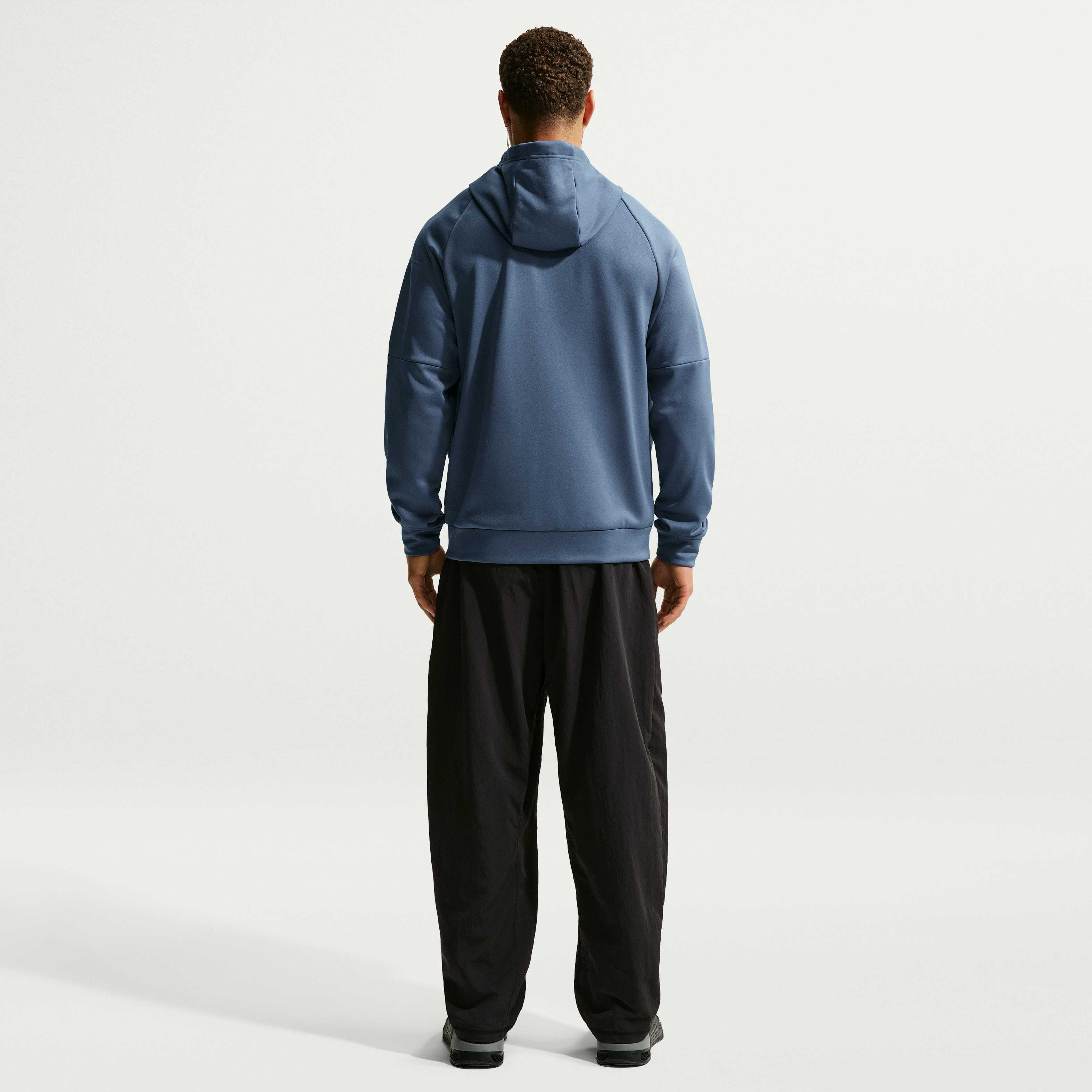 Nike Therma image number 4