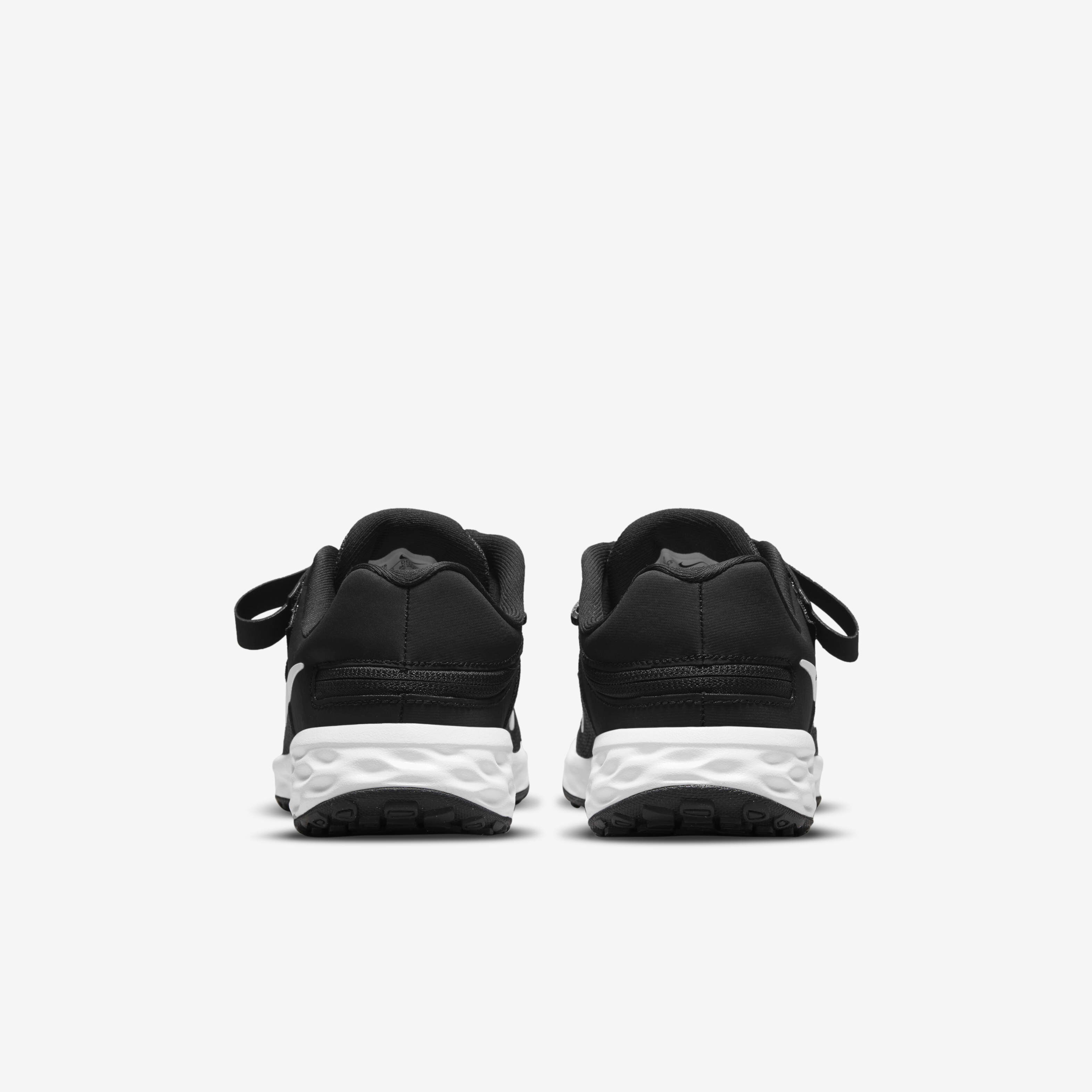 Nike Revolution 6 FlyEase
