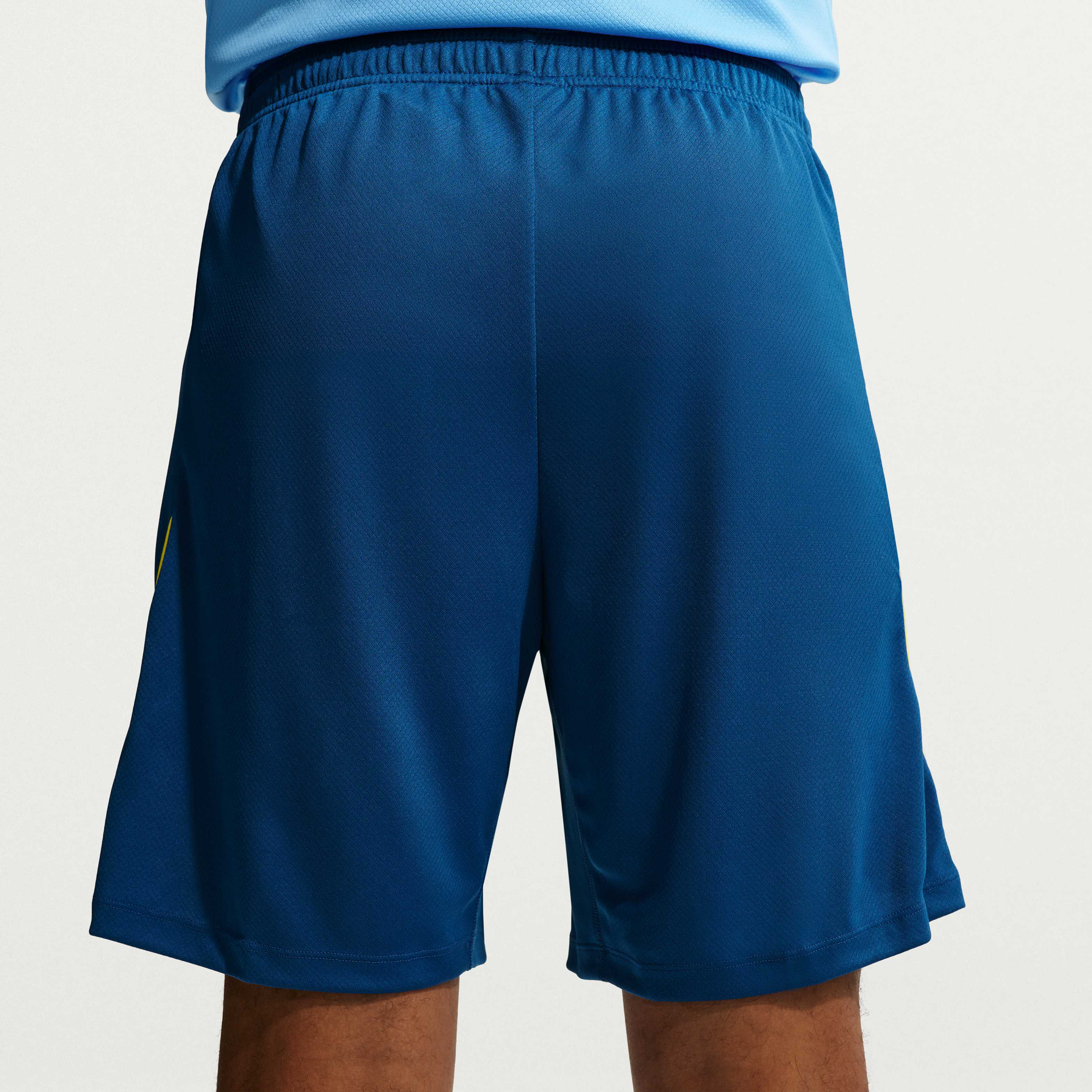 F.C. Barcelona Strike SE image number 2