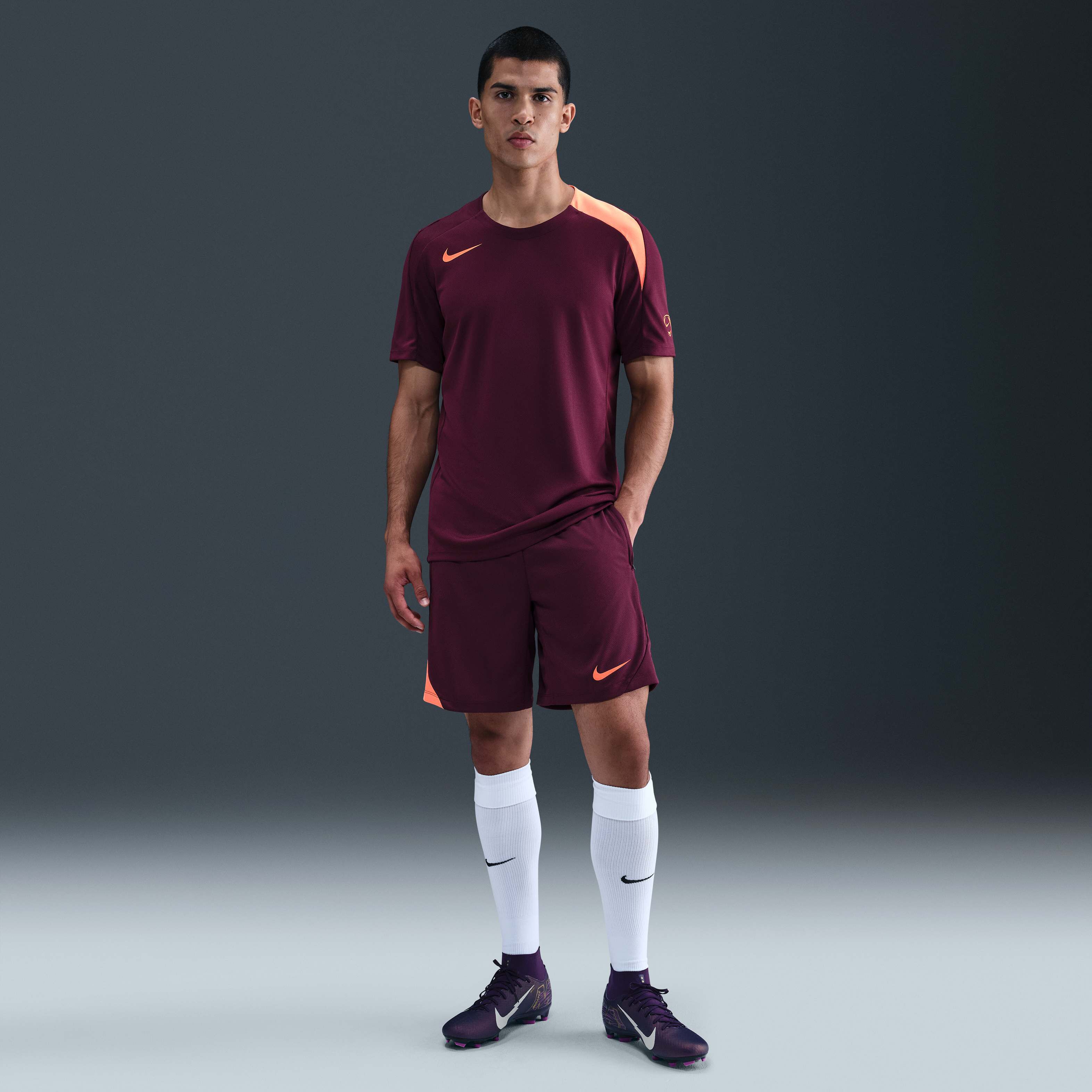 Nike Strike image number 0
