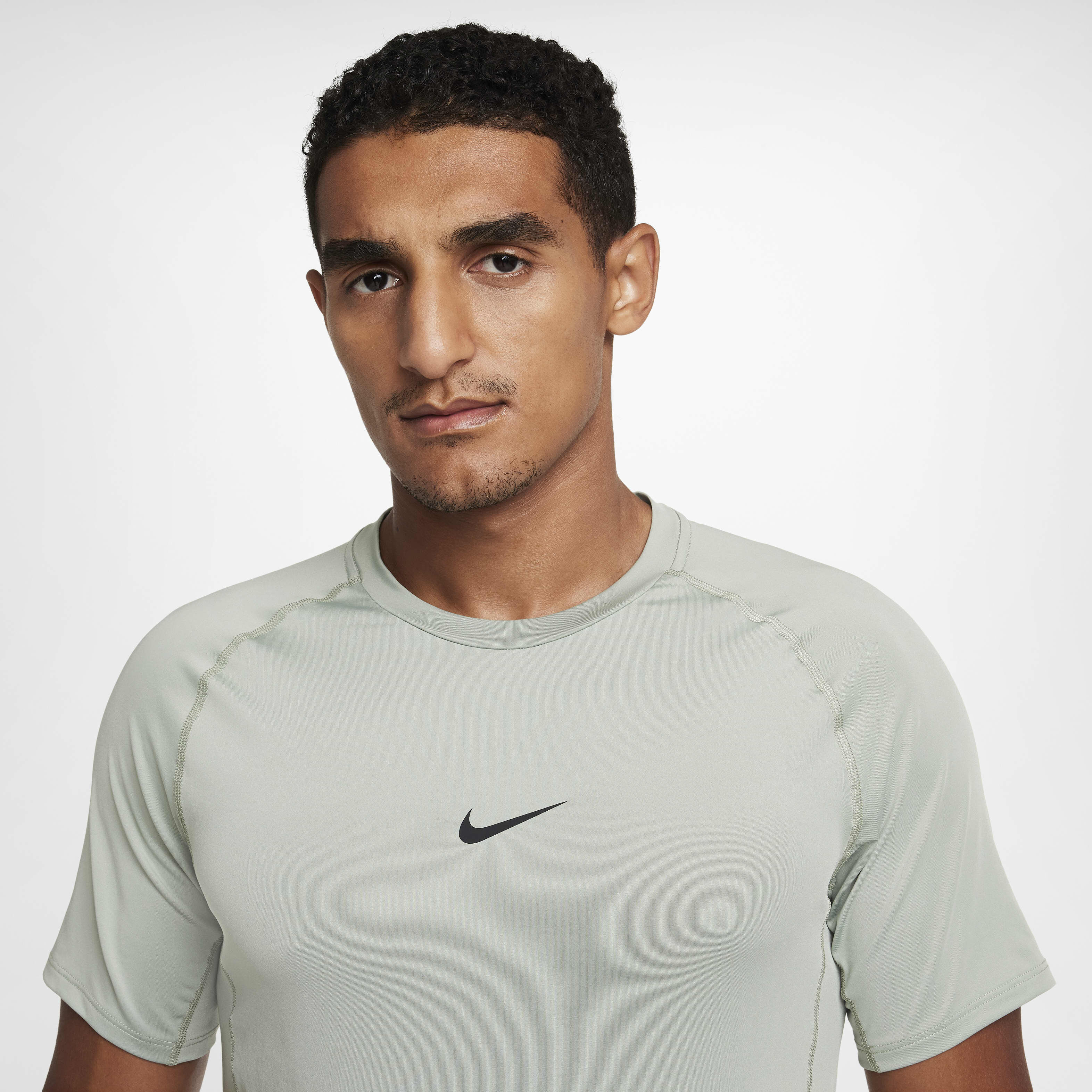 Nike Pro image number 2