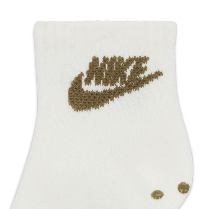 Nike Snow Day Grip Socks (3 Pairs) image number 1 Nike Snow Day Grip Socks (3 Pairs) image number 1