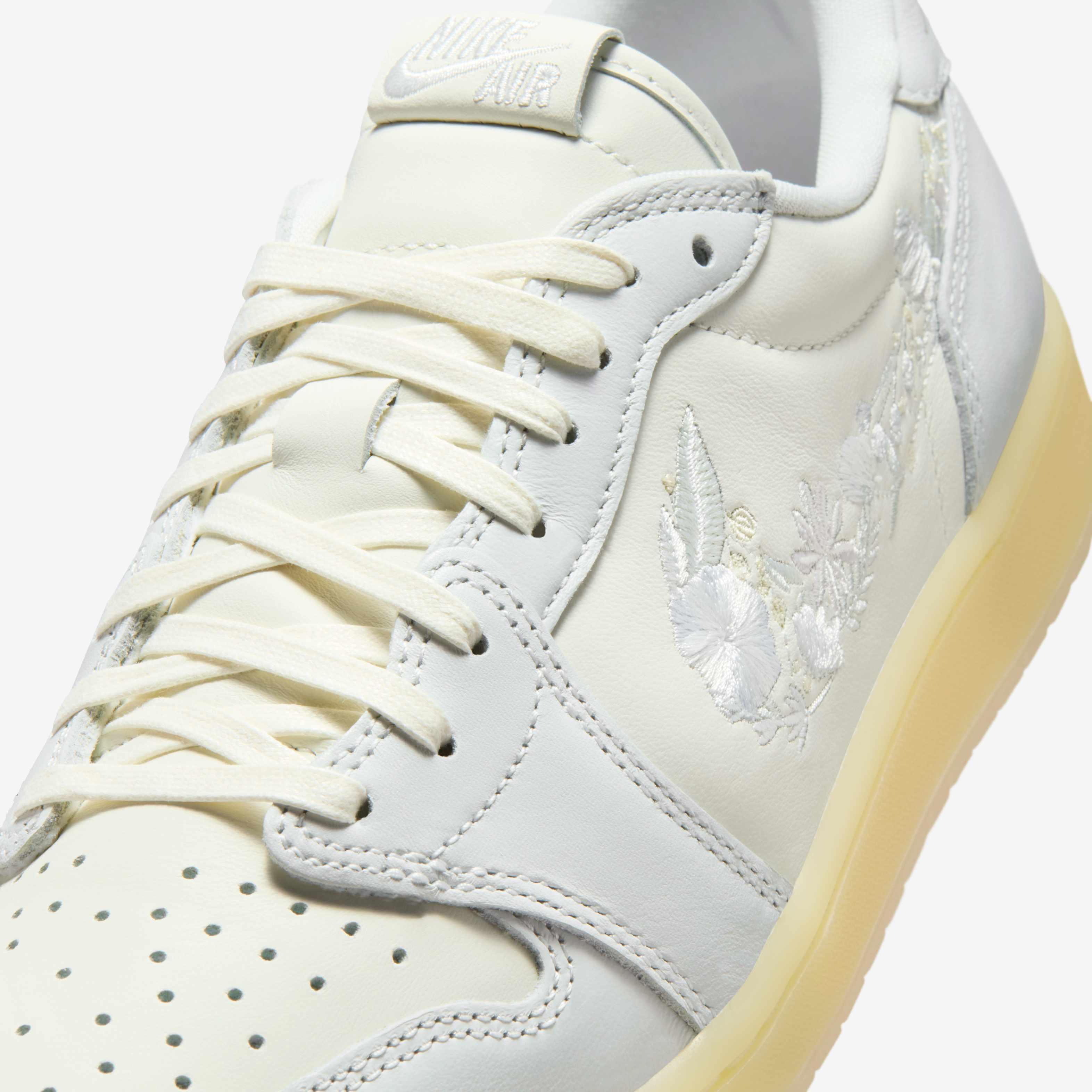 Air Jordan 1 Retro Low OG image number 6