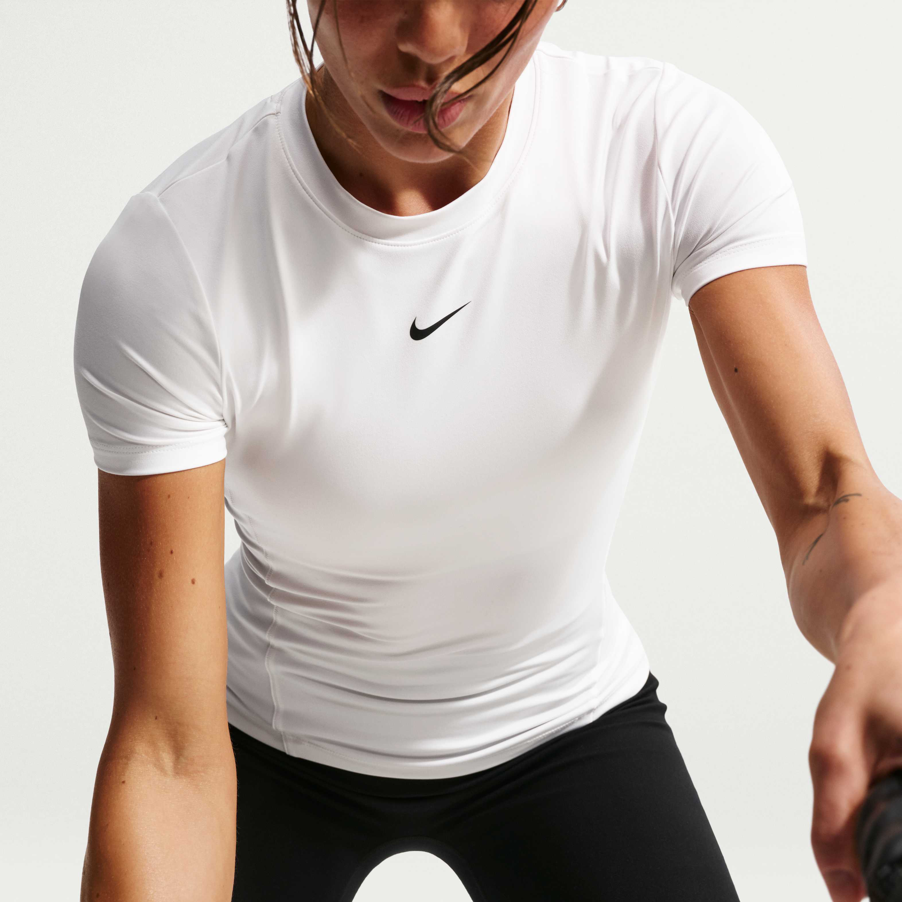 نايكي ون فيتد image number 2