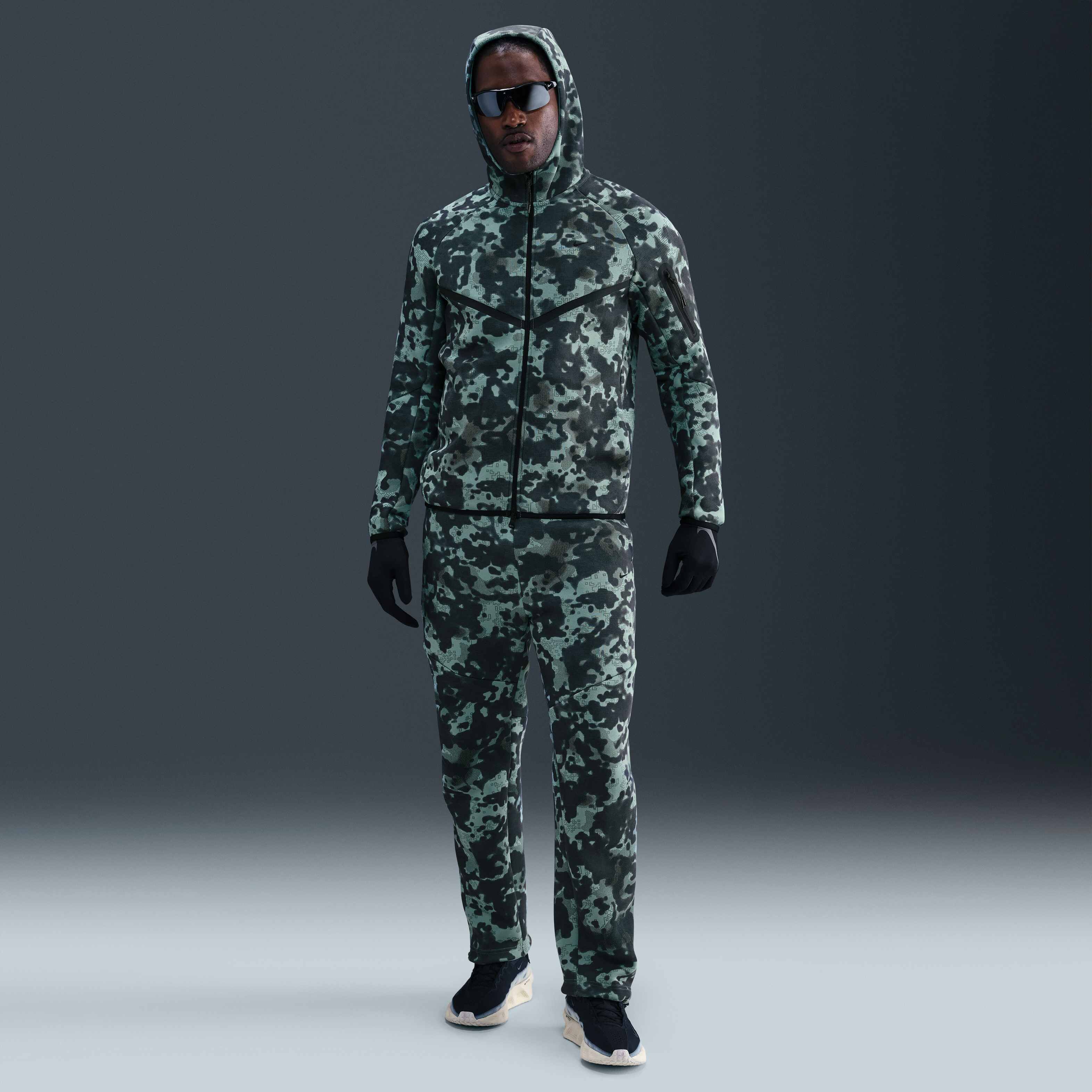 Nike Tech image number 3