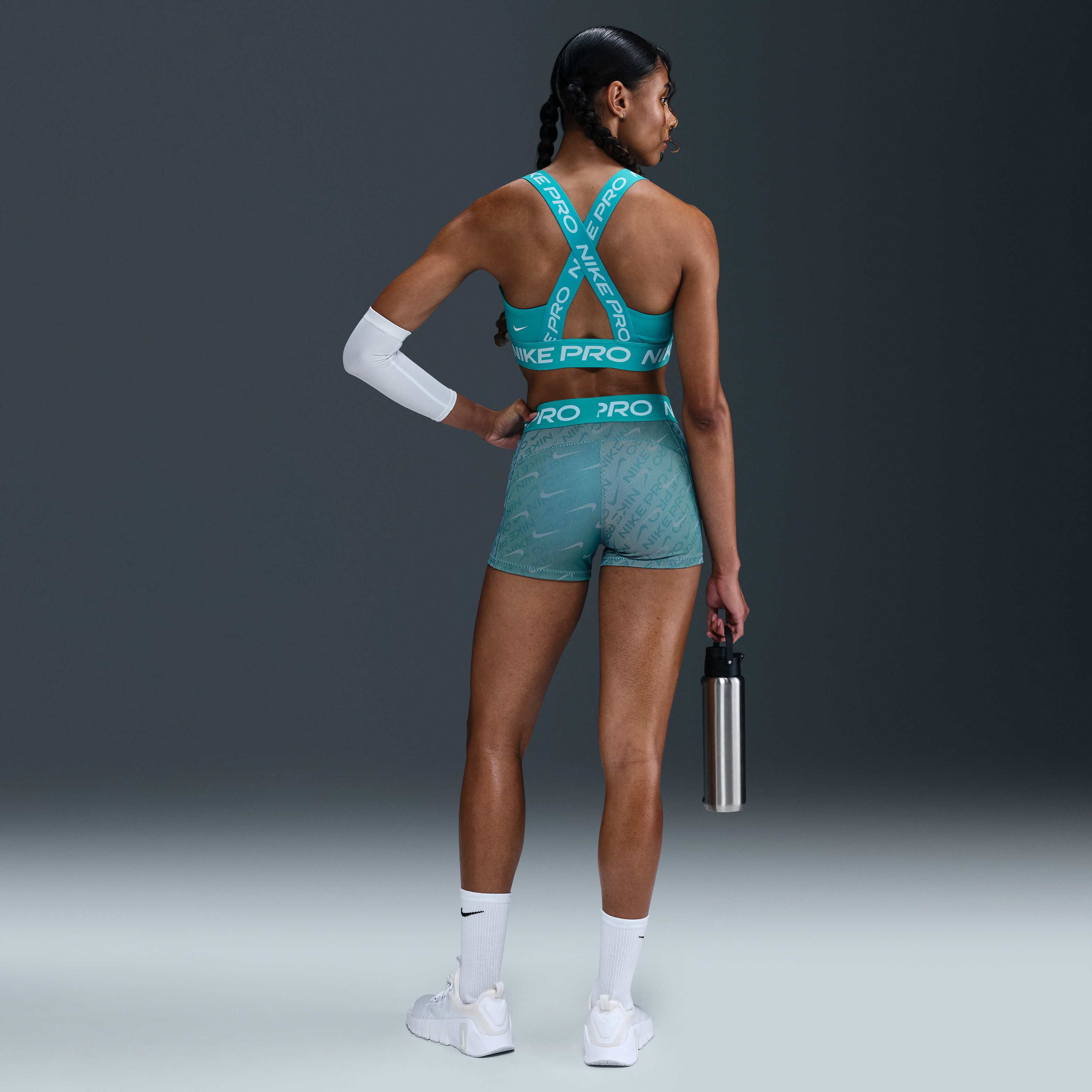 نايكي برو image number 4