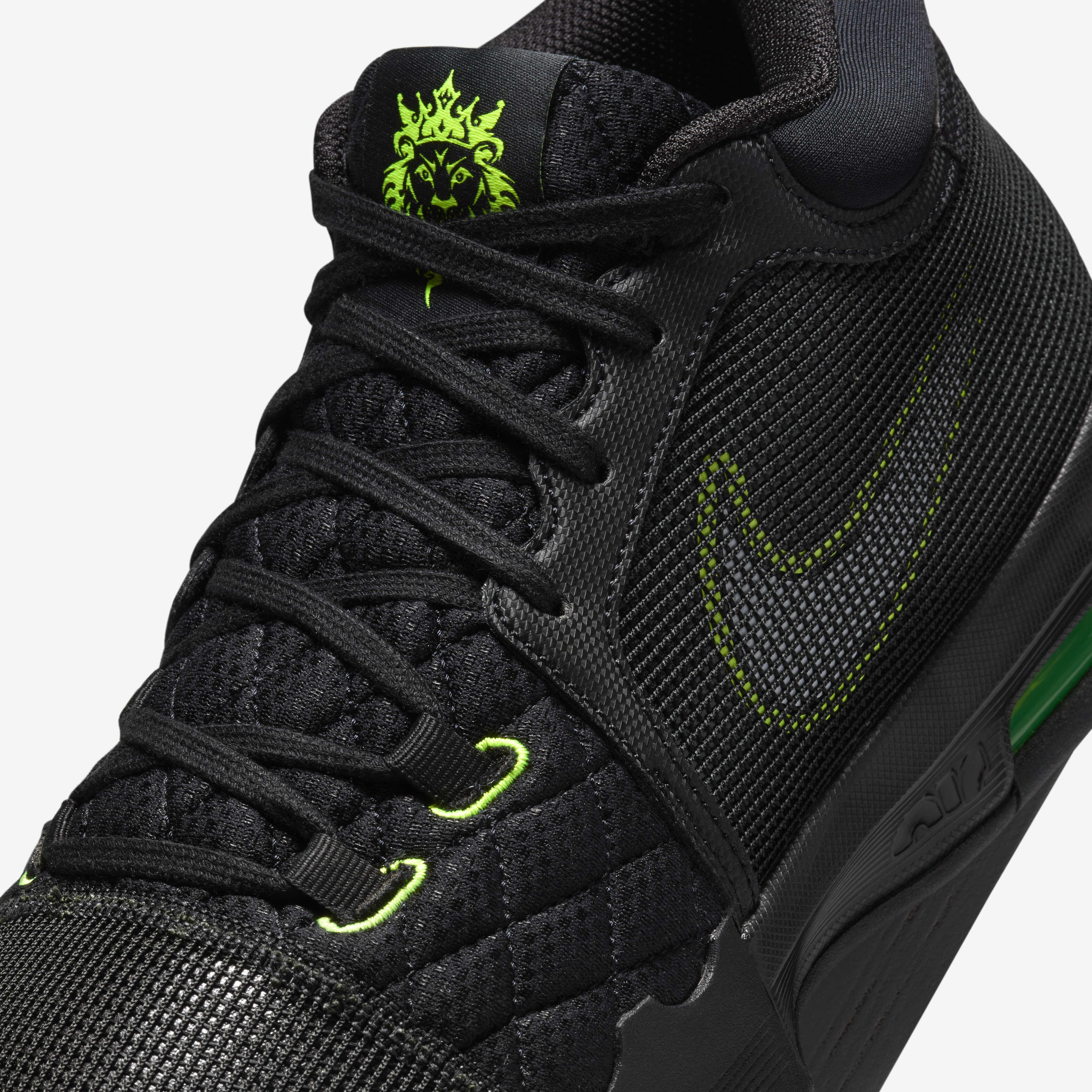 Buy LeBron Witness 8 Basketball Shoes Nike Qatar Official