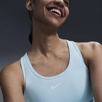 Nike Swoosh Medium Support