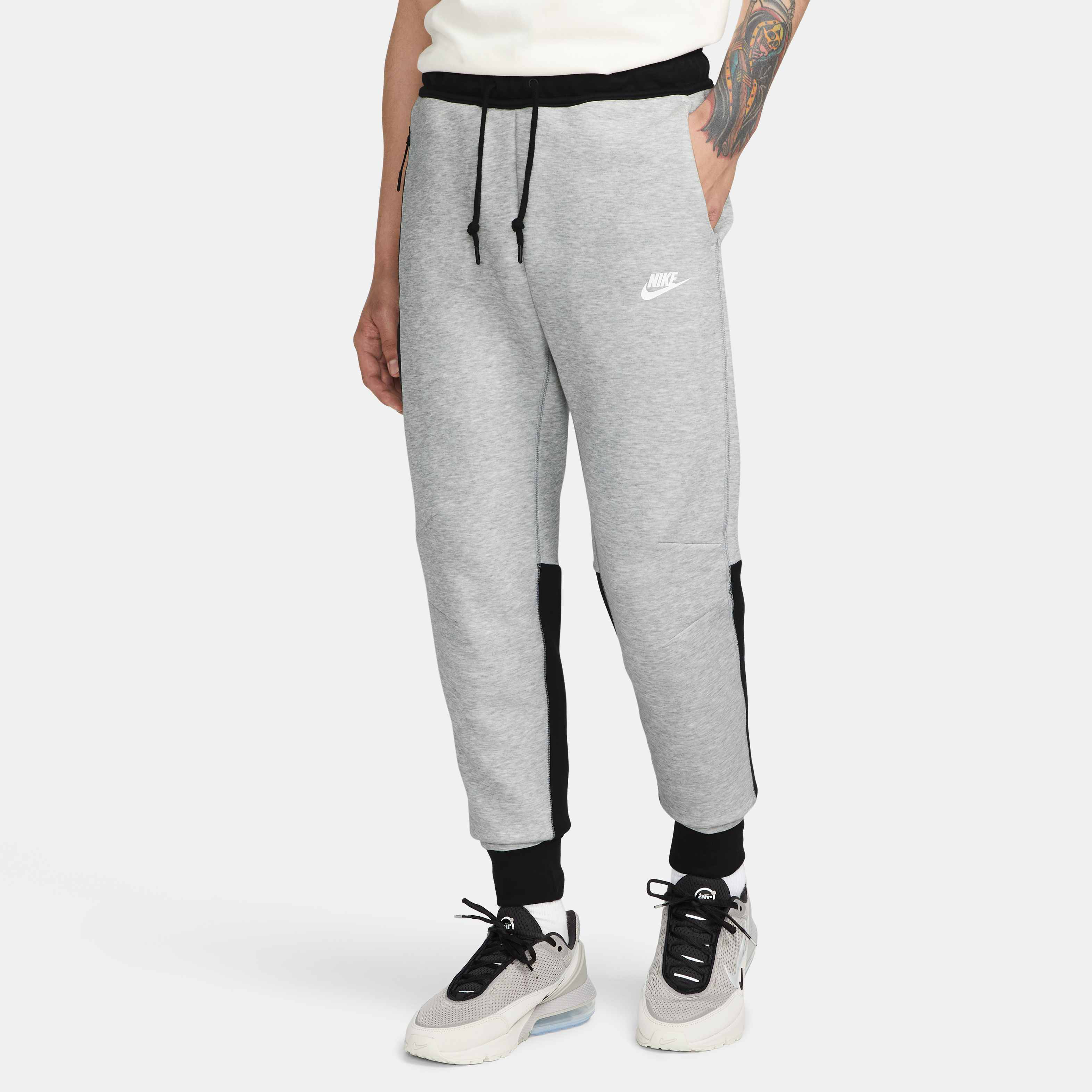 Nike Sportswear Tech Fleece image number 0