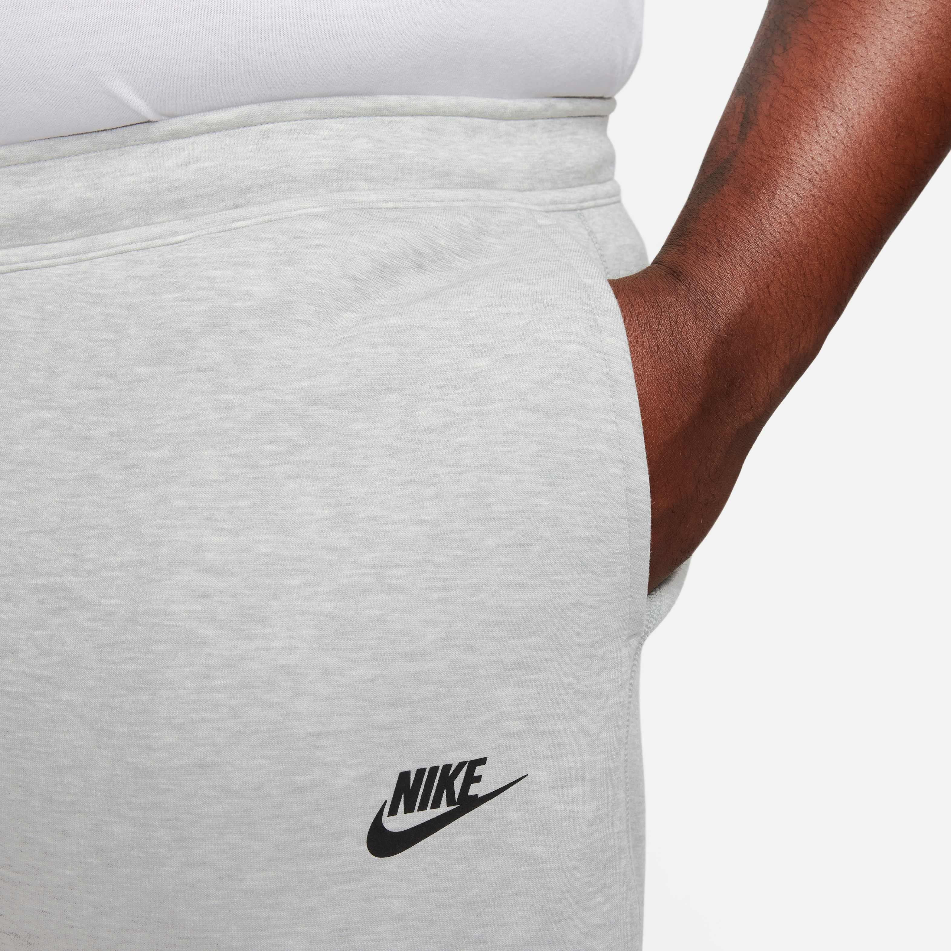 Nike Sportswear Tech Fleece image number 13