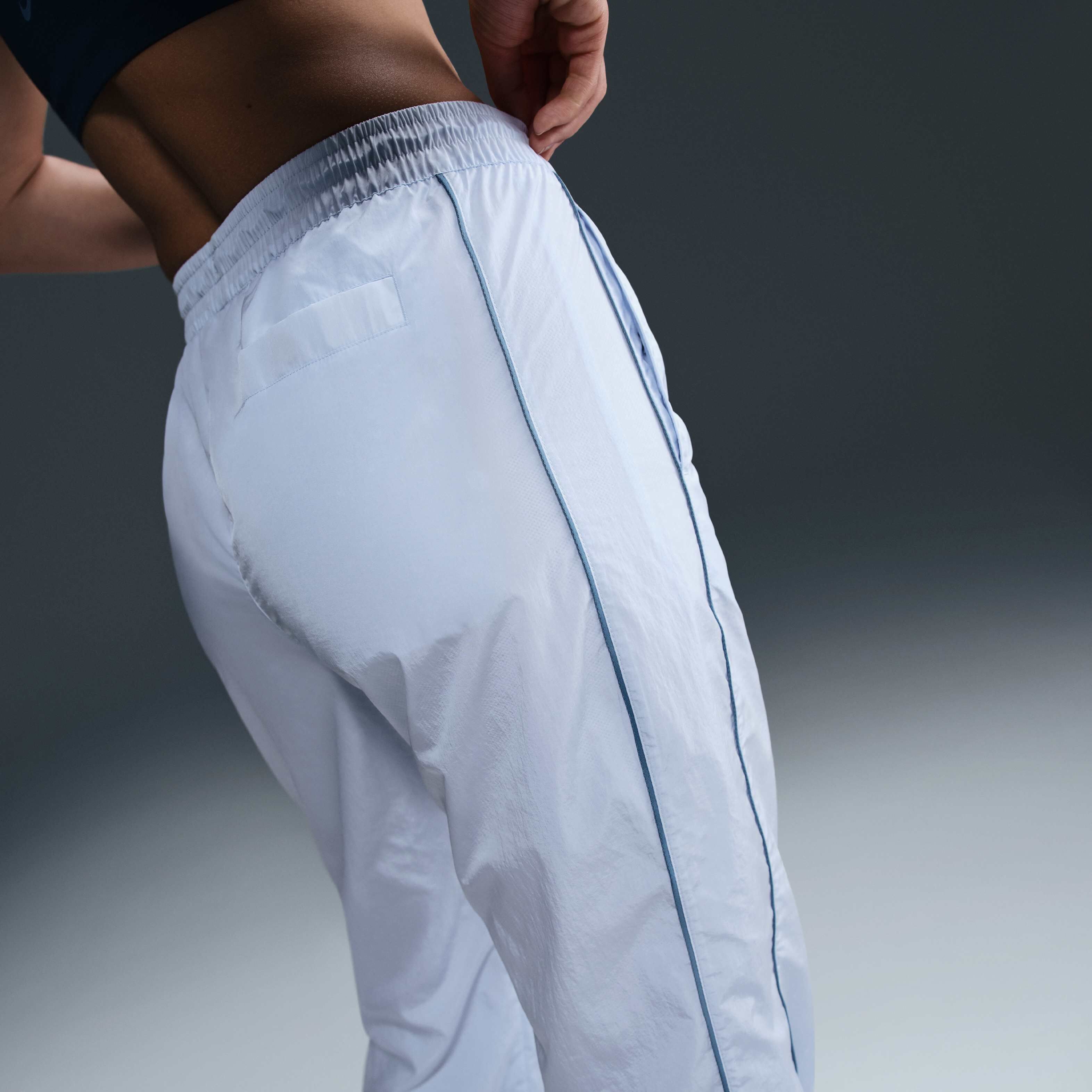 نايكي ويندرانر image number 3