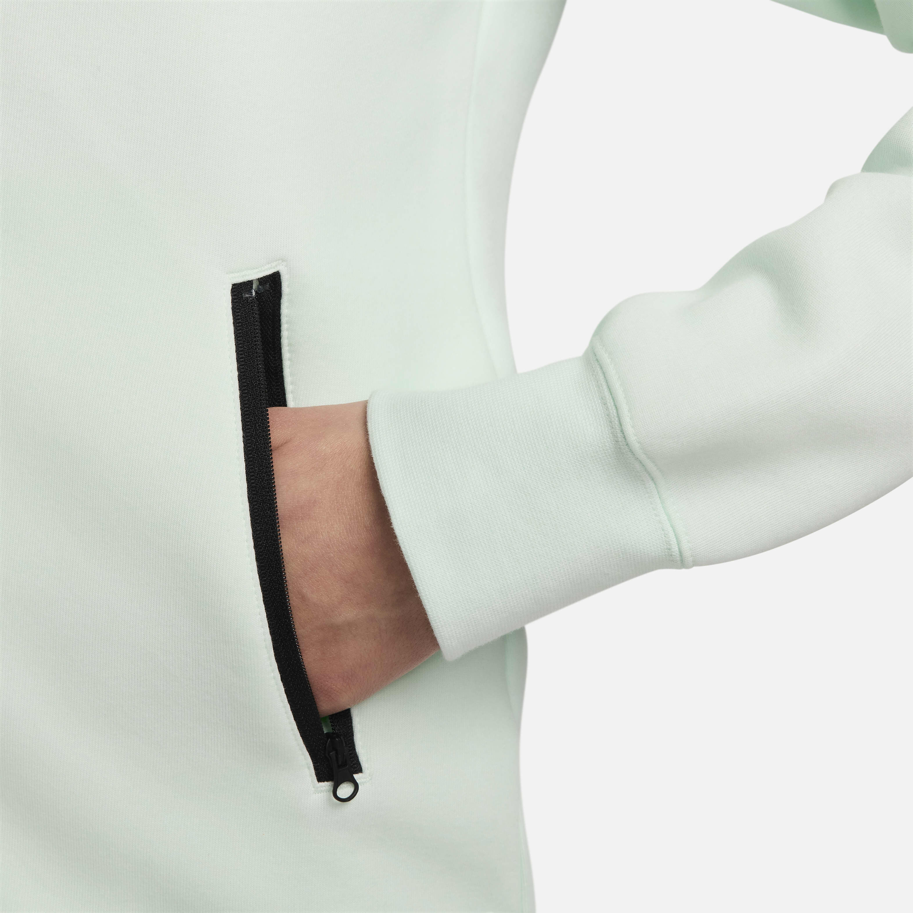 نايكي سبورتسوير تك فليس ويندرانر image number 4