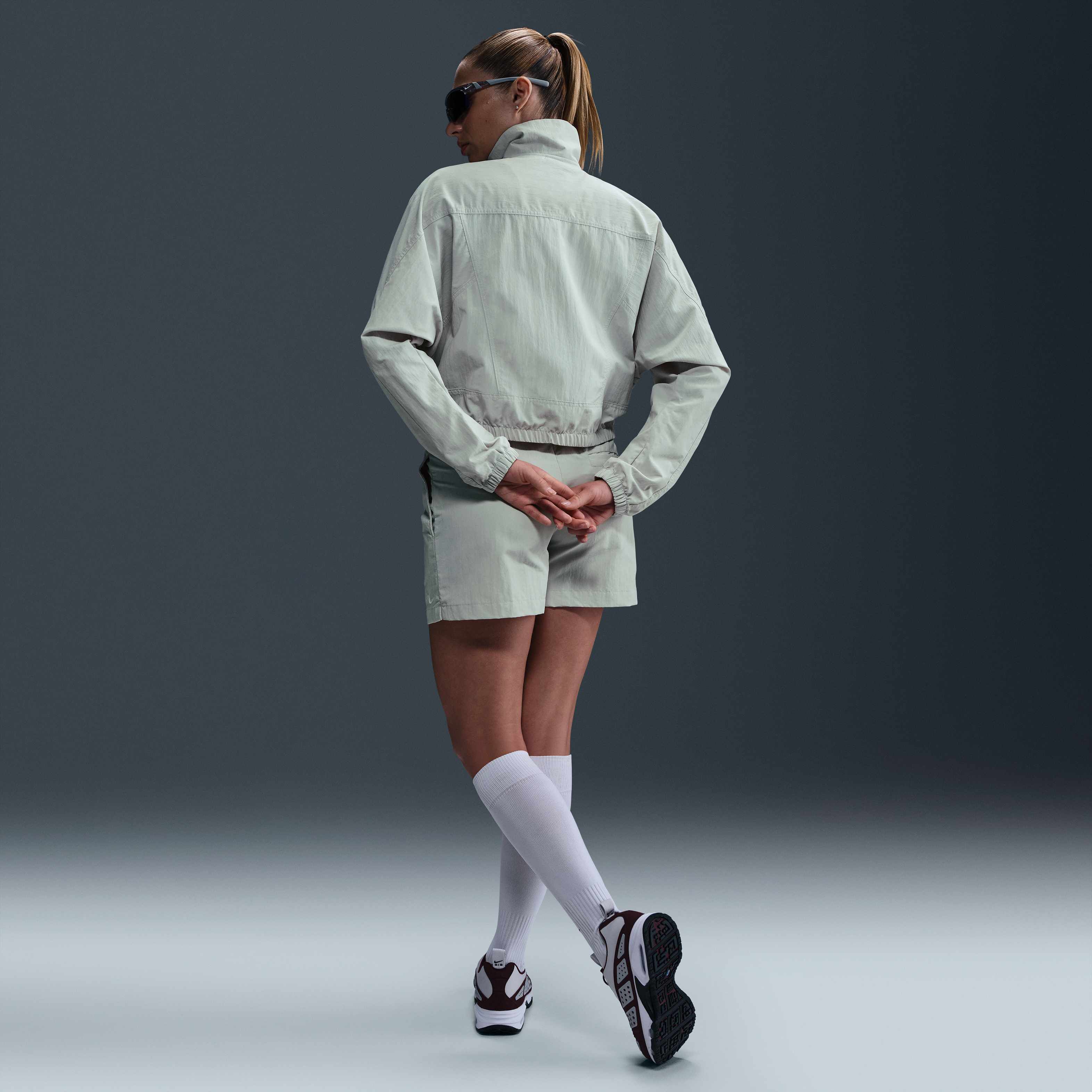 نايكي سبورتسوير ايفريثنج ووفنز image number 4