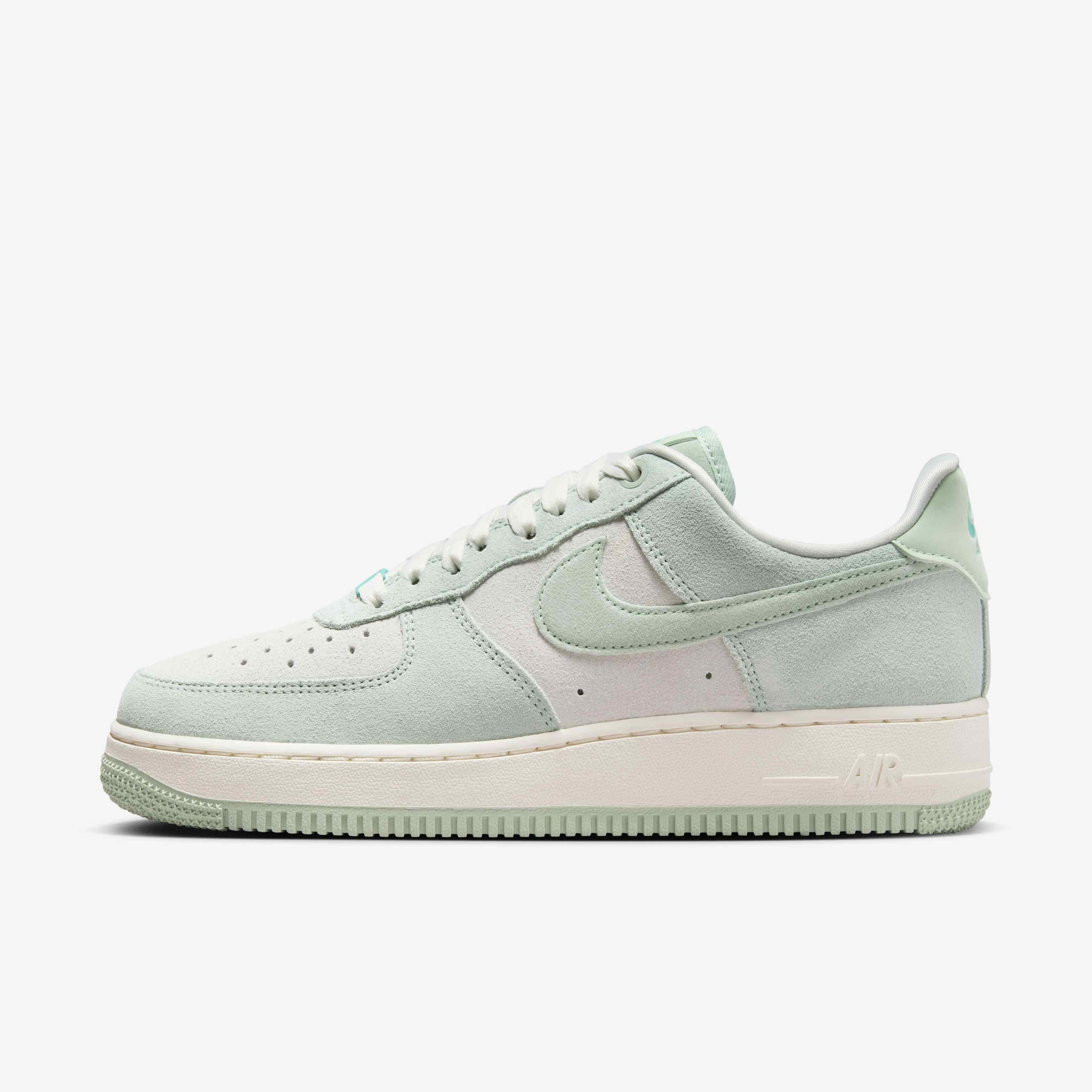 Nike Air Force 1 '07 SE image number 0