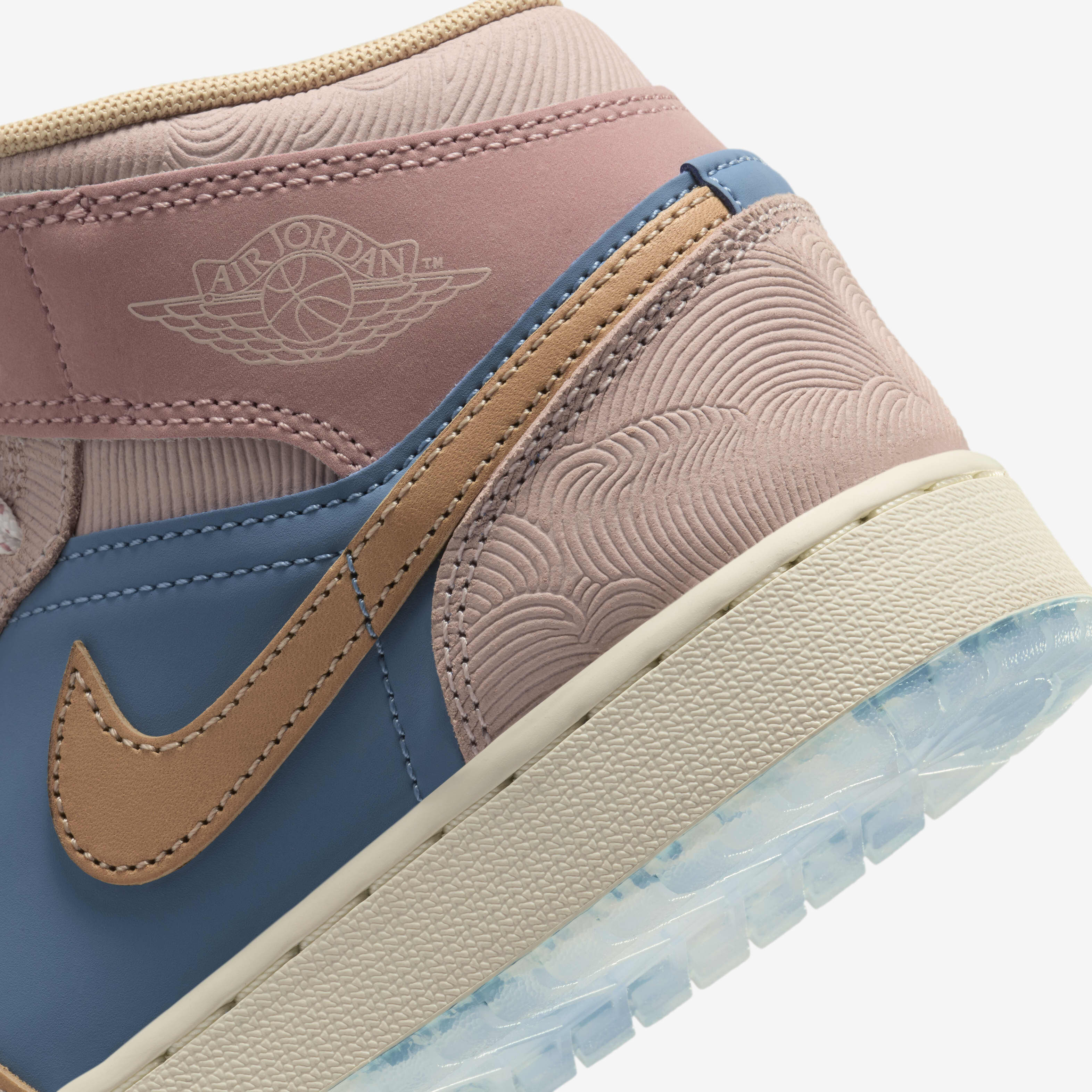 اير جوردن 1 ميد سنيكر سكول image number 7