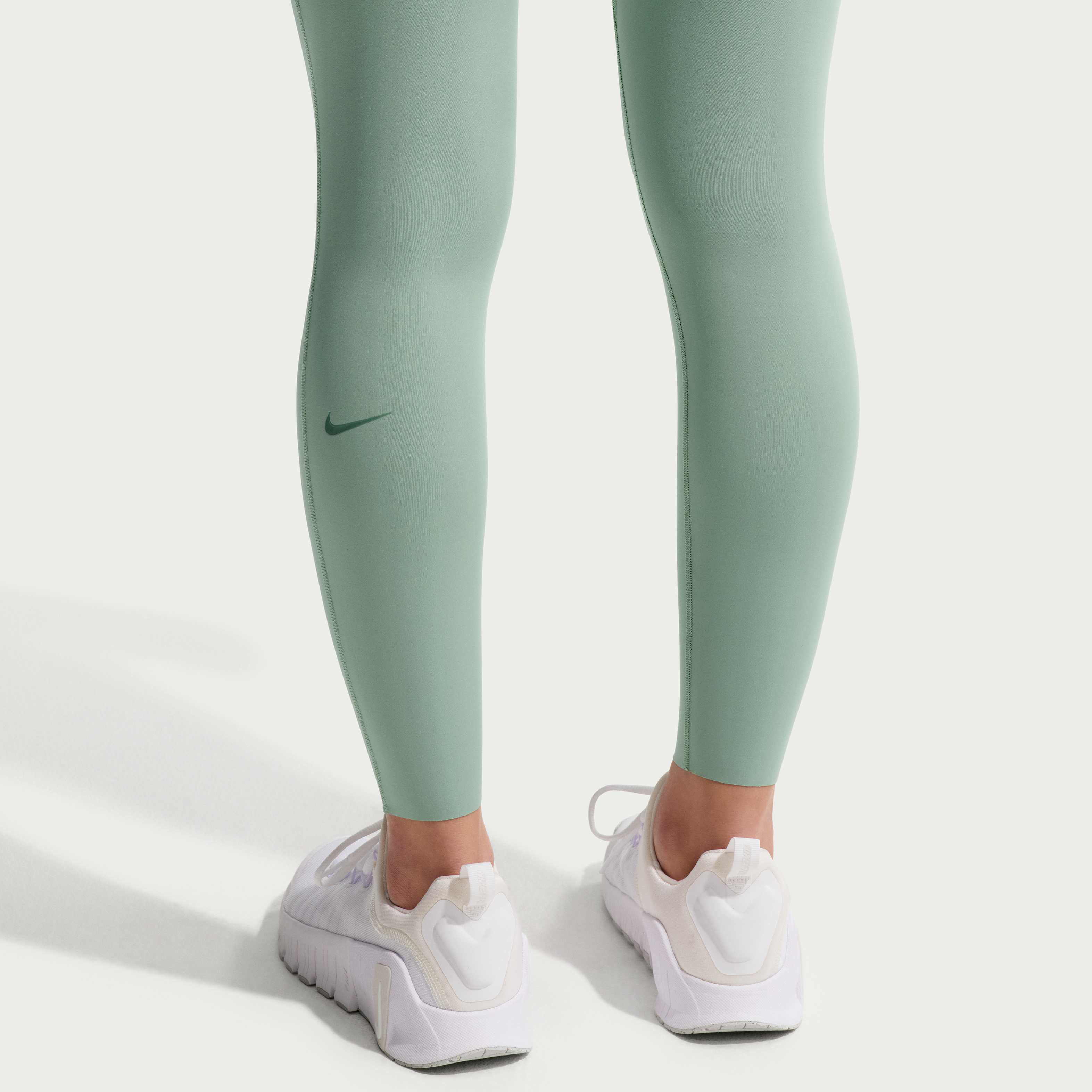 Nike Universa image number 2