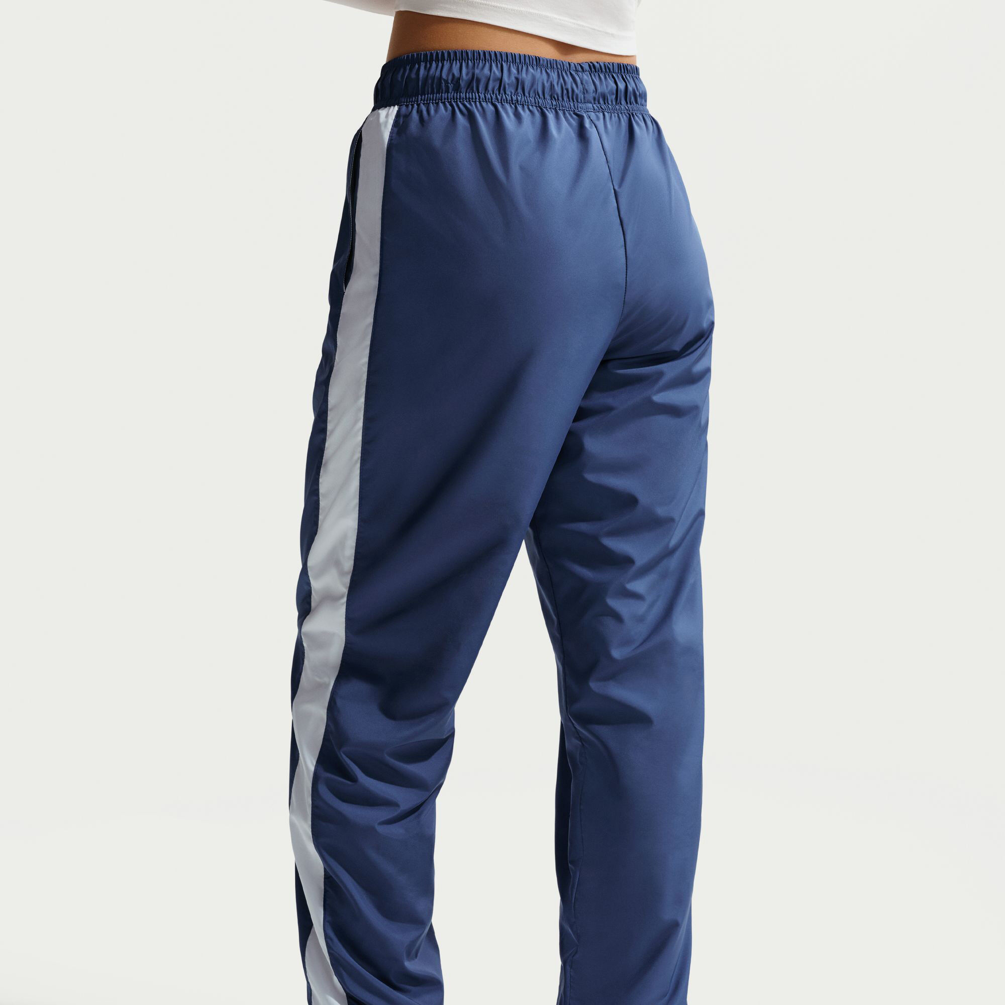 Nike Sportswear Classic Wovens image number 3