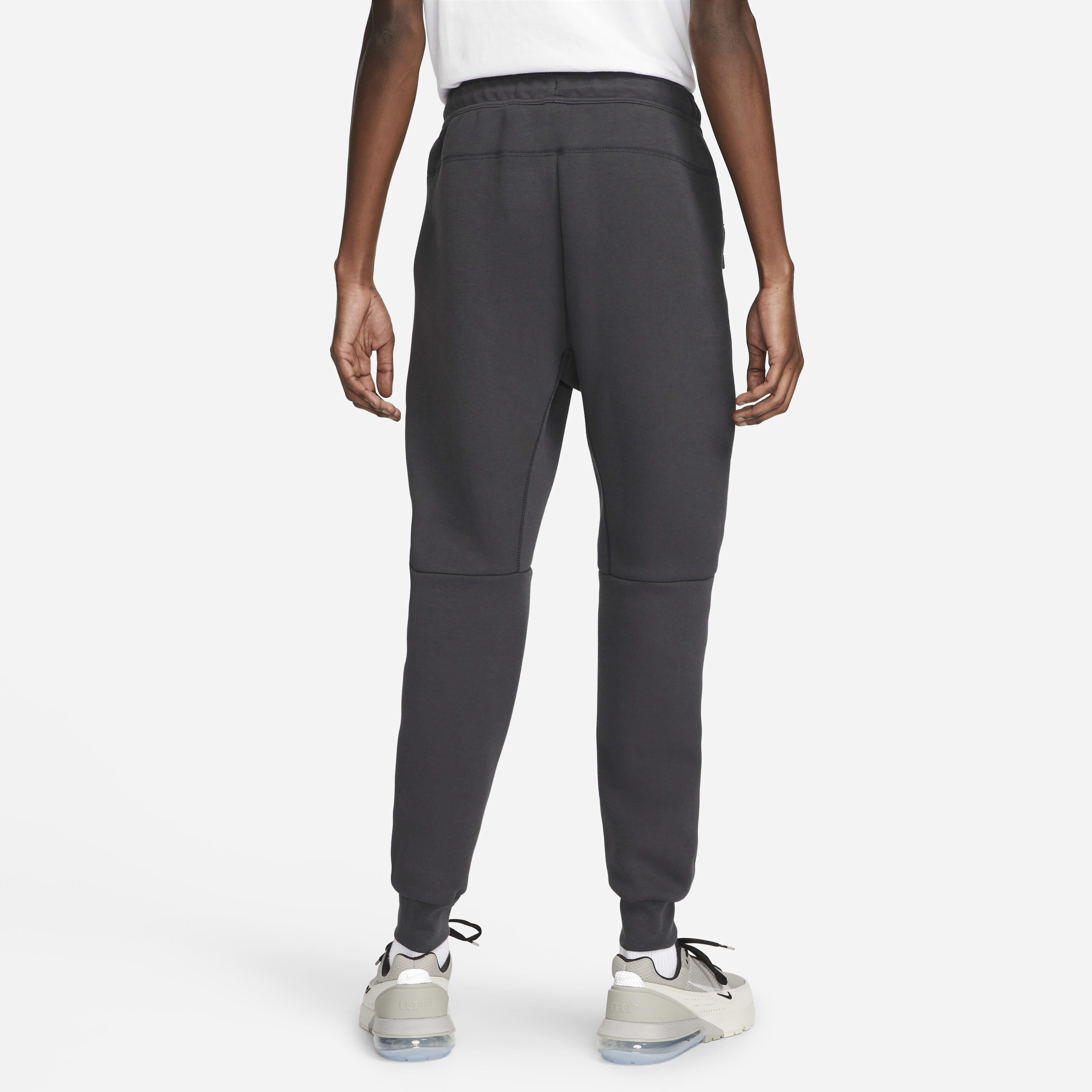 Nike Sportswear Tech Fleece image number 1