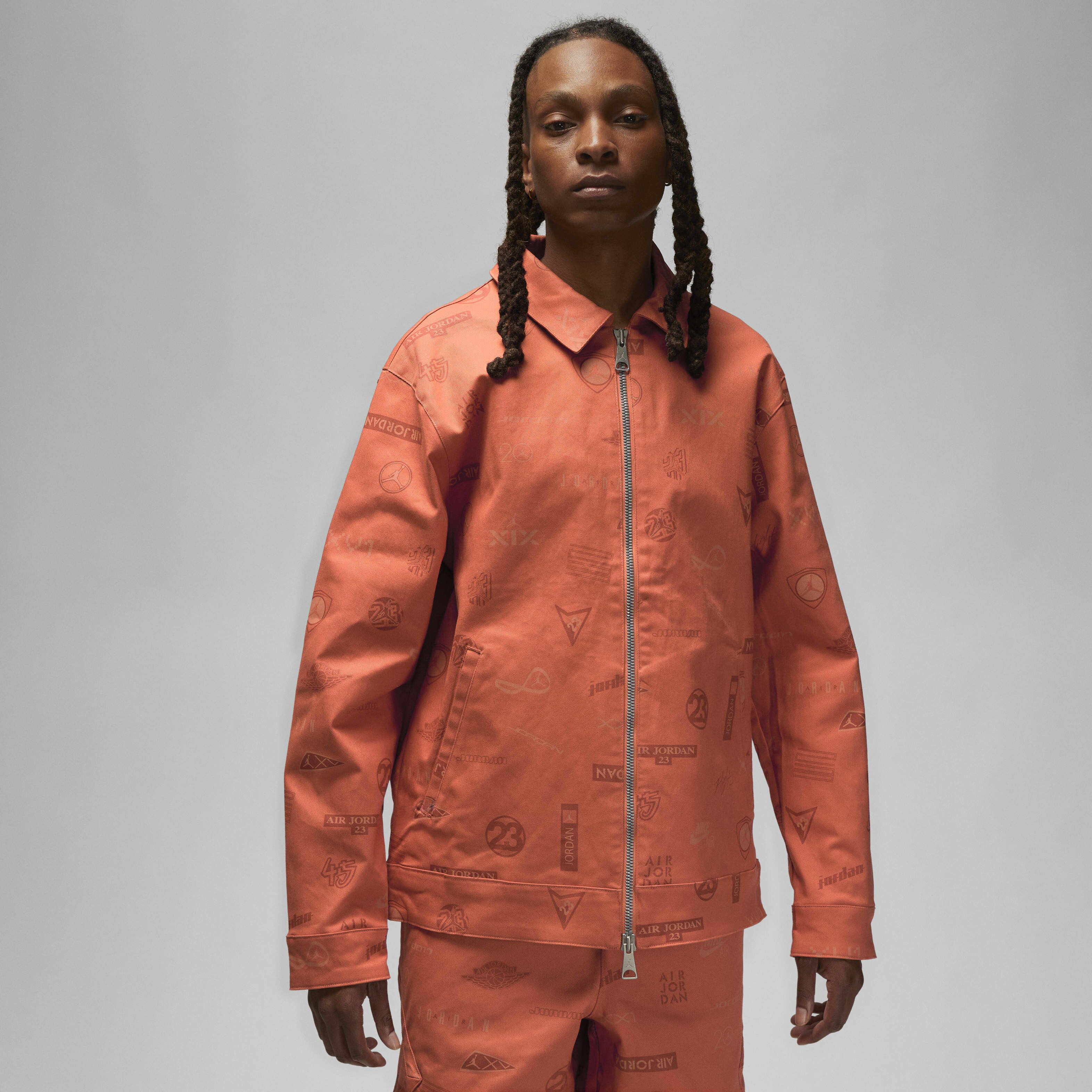 Campera Jordan Jumpman roja bomber con cierre y logo Wings bordado