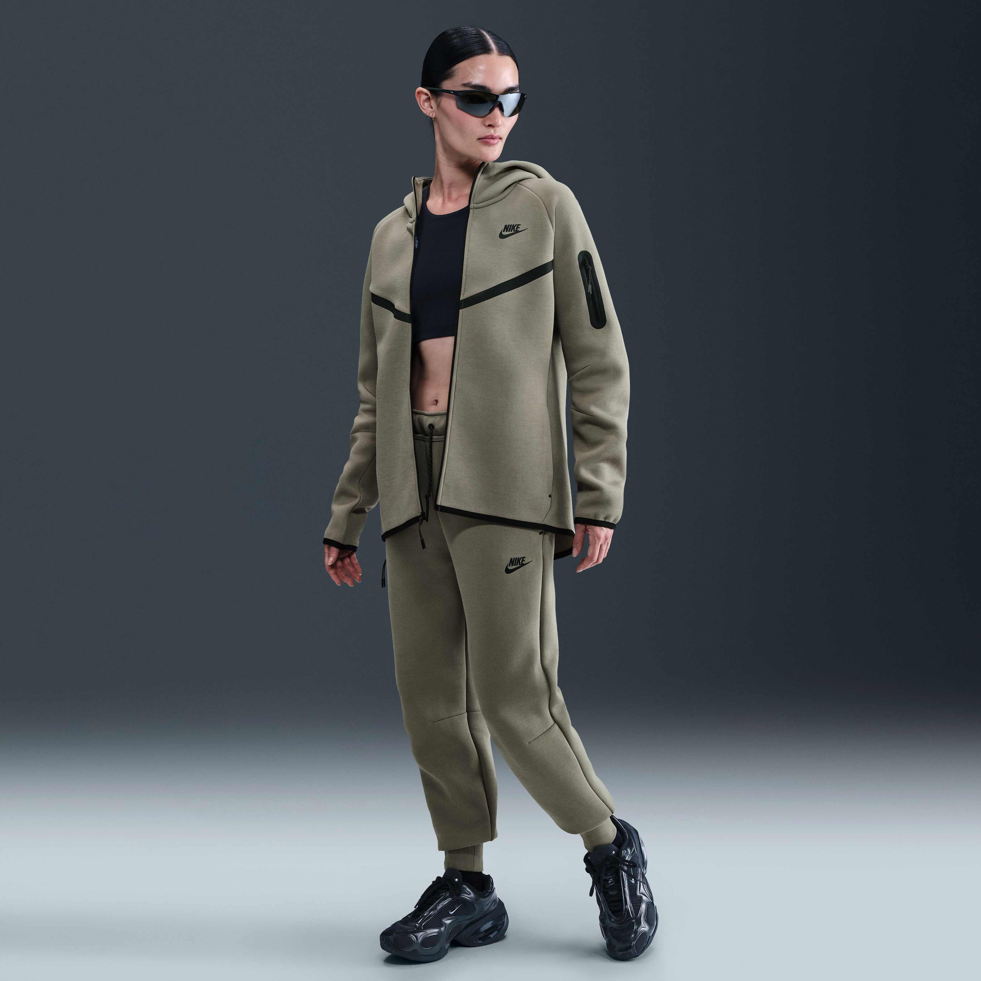 نايكي سبورتسوير تك فليس ويندرانر image number 3