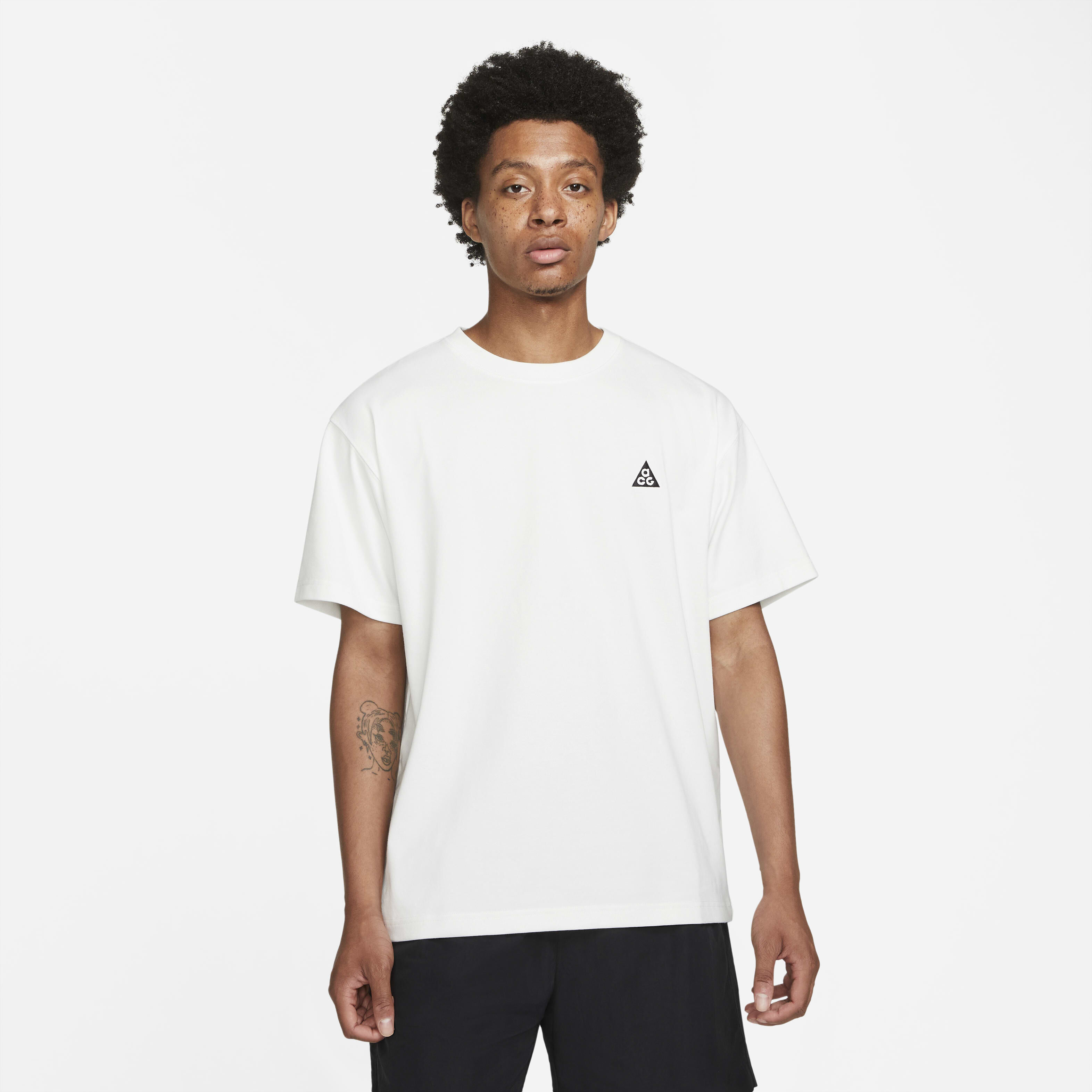 Buy Nike ACG Men s T Shirt Nike Qatar Official