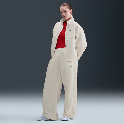 نايكي سبورتسوير ويندرانر