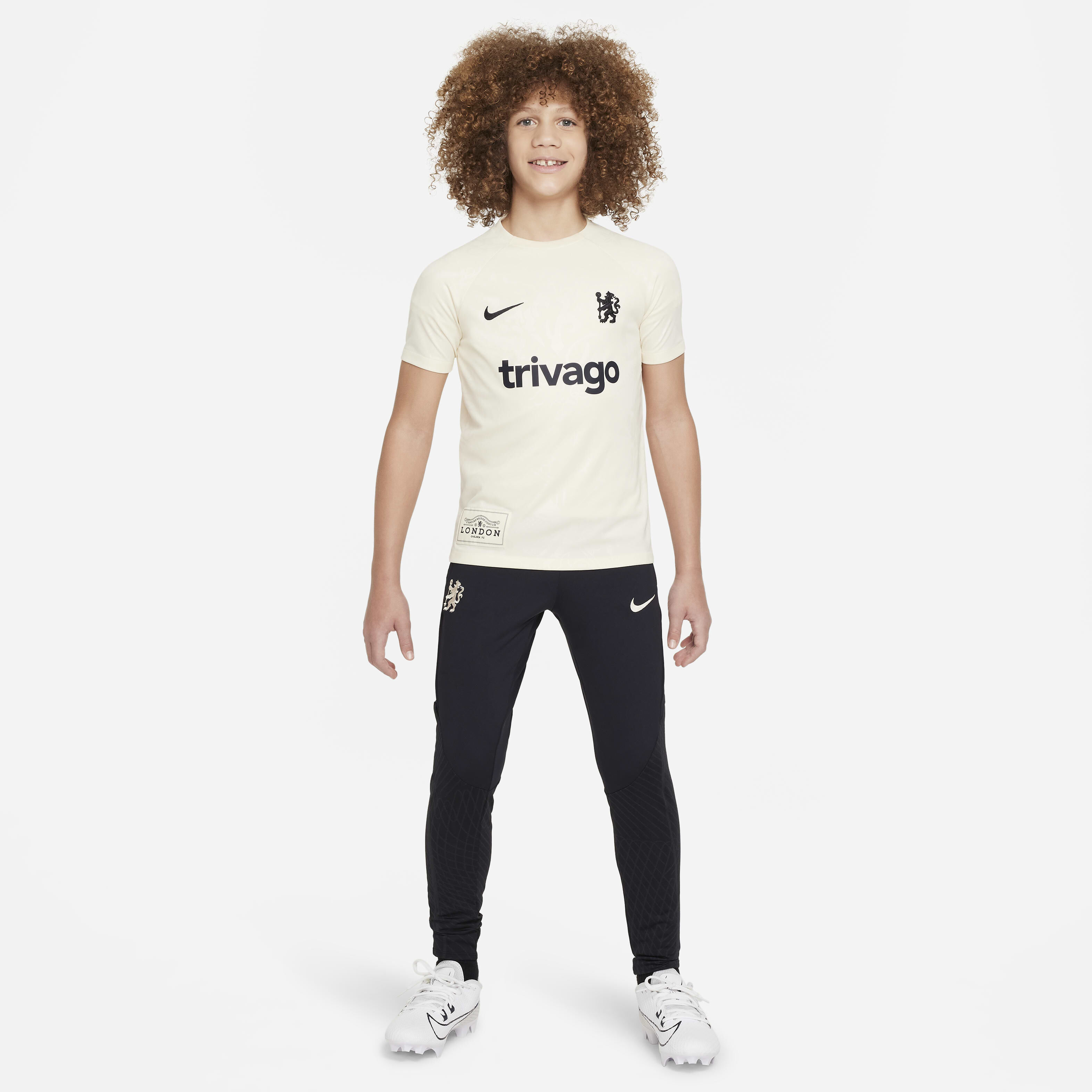 Chelsea F.C. Academy Pro image number 7