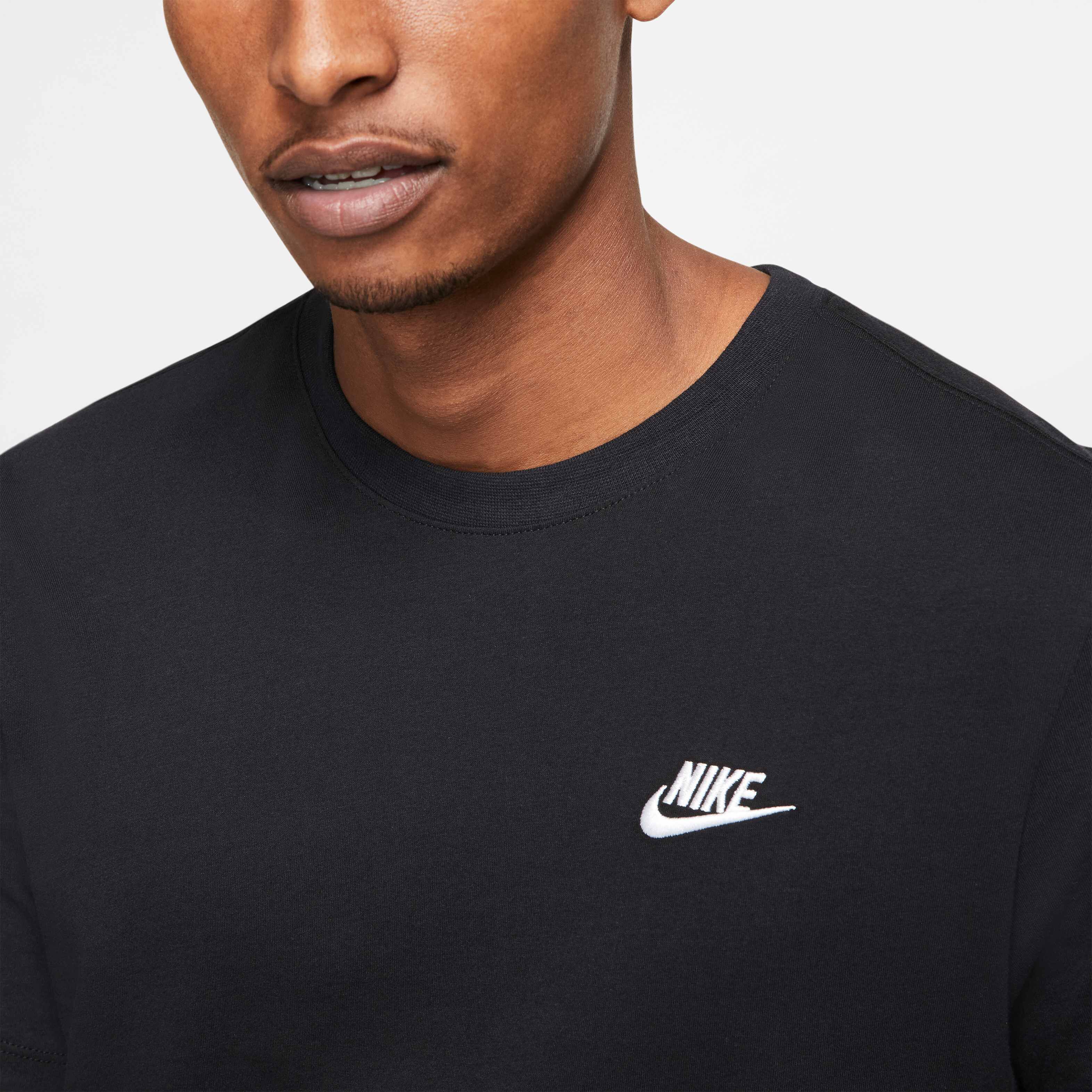 Nike Sportswear Club image number 2