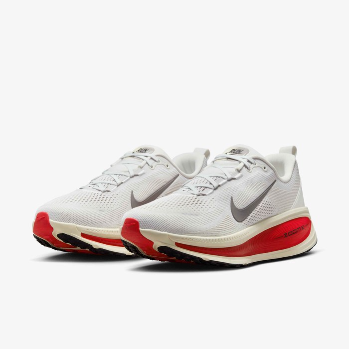 Nike Vomero 18 image number 4 Nike Vomero 18 image number 4