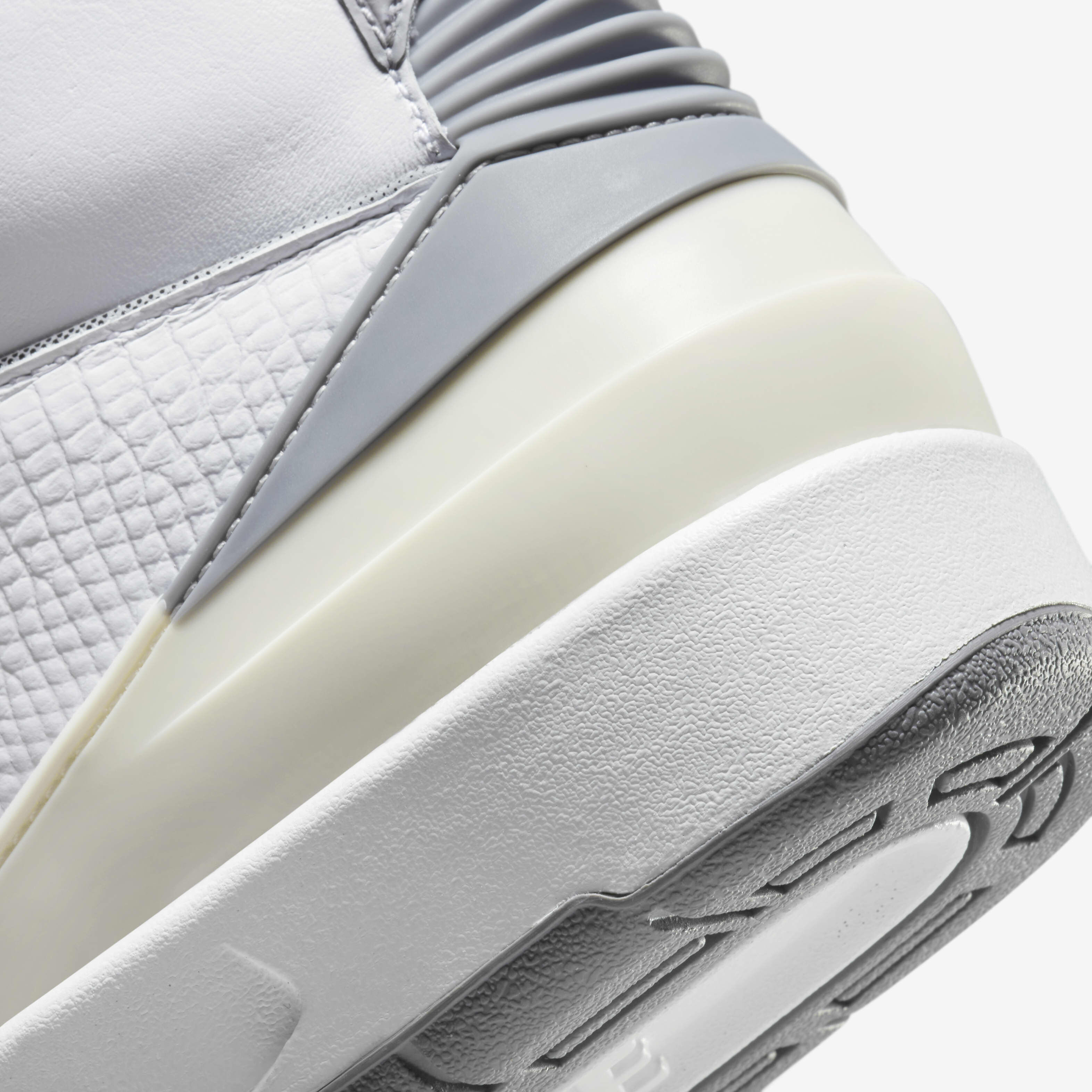 Air Jordan 2 Retro image number 7