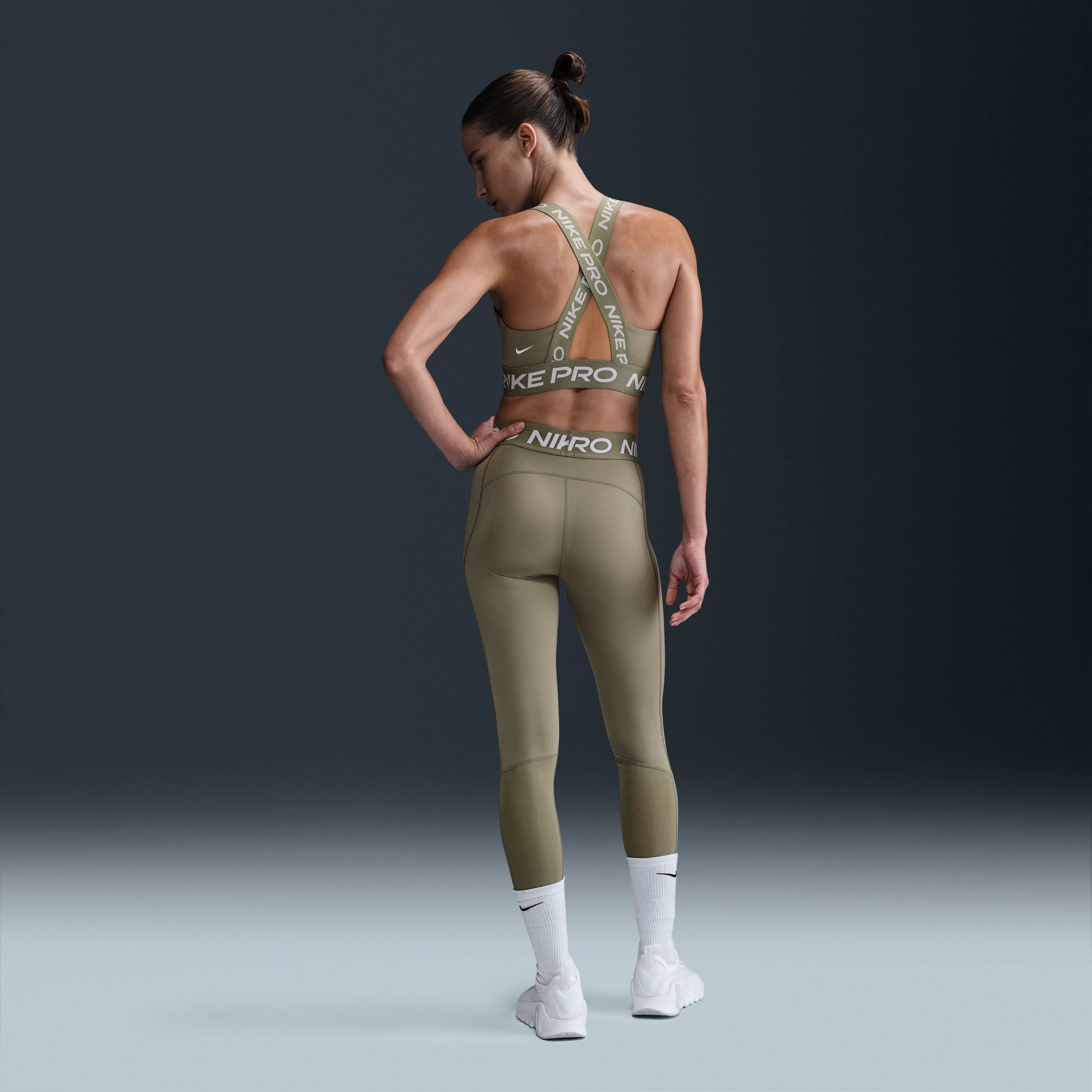 Nike Pro image number 3