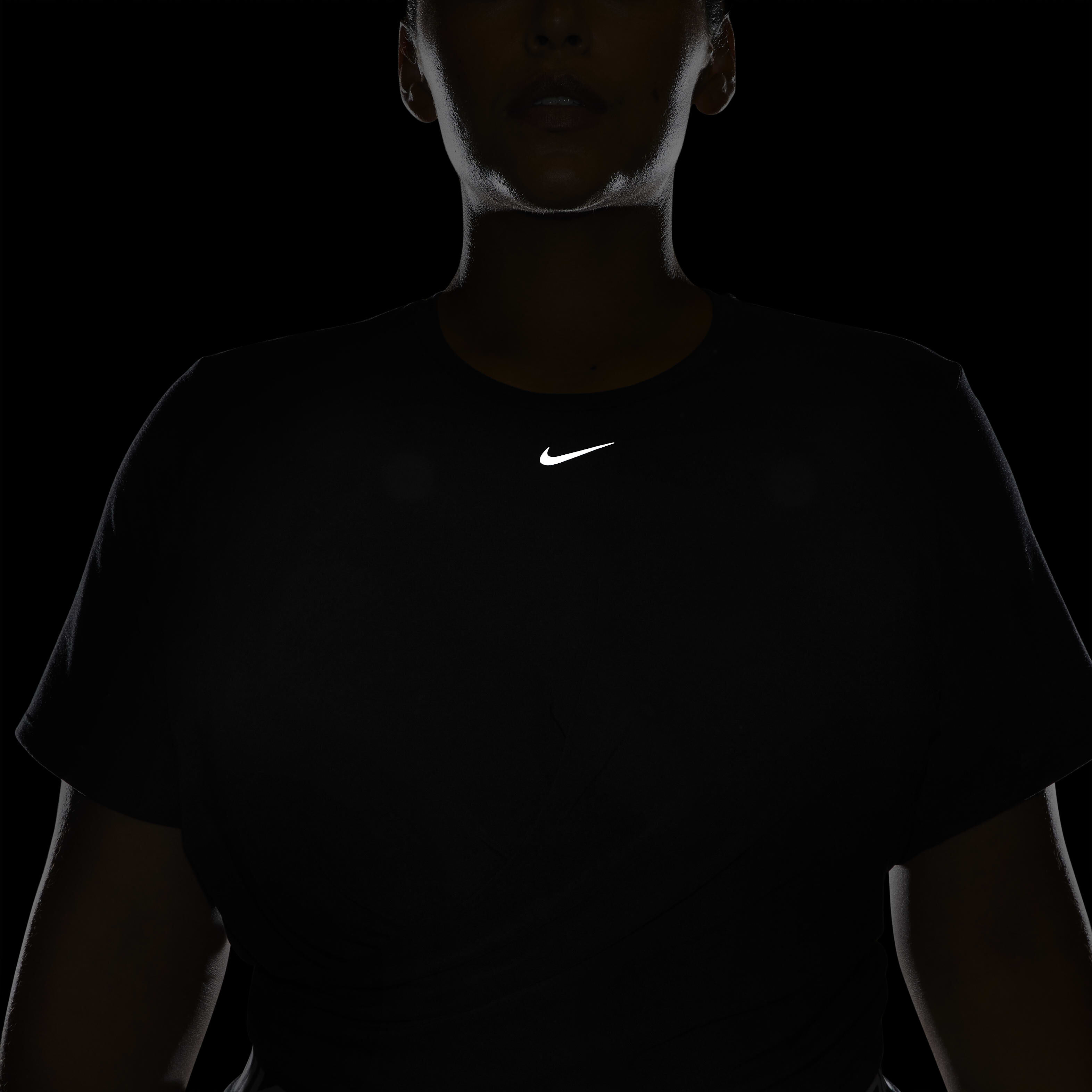 Nike Dri-FIT One Luxe image number 4