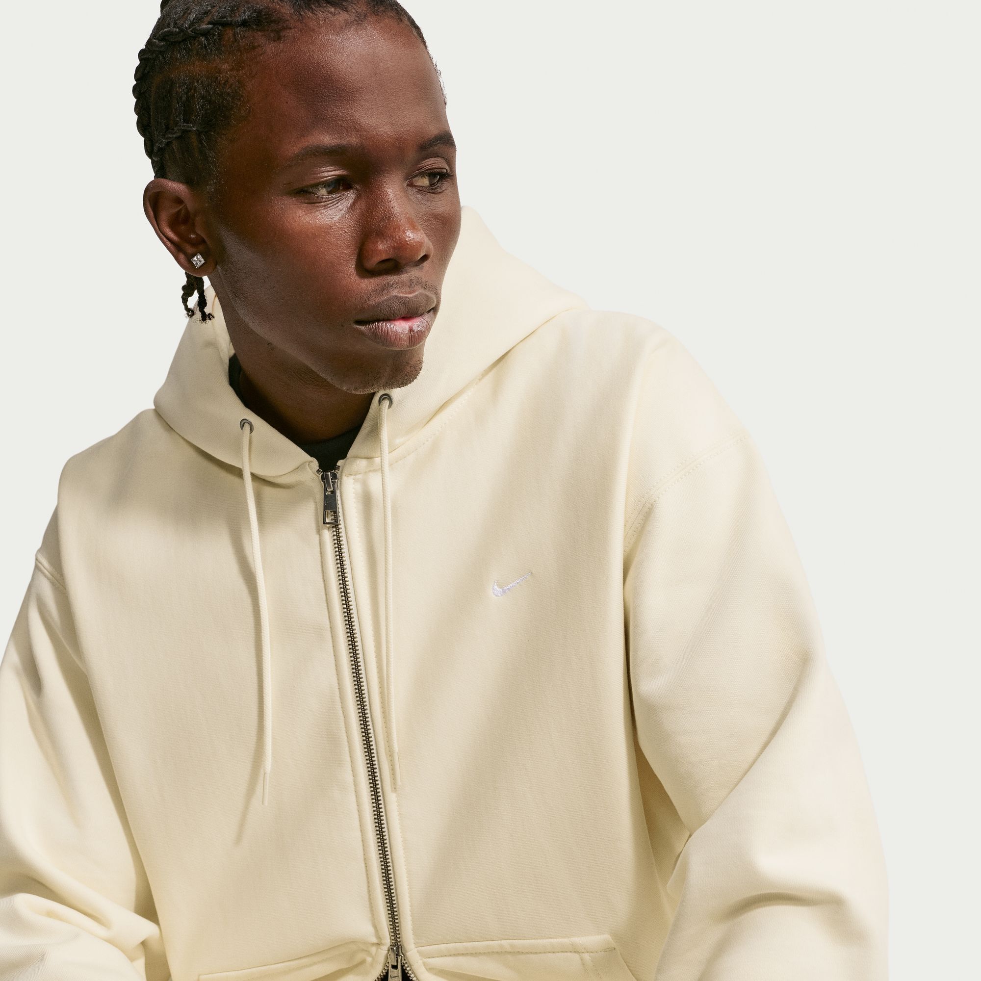 Nike Solo Swoosh image number 4