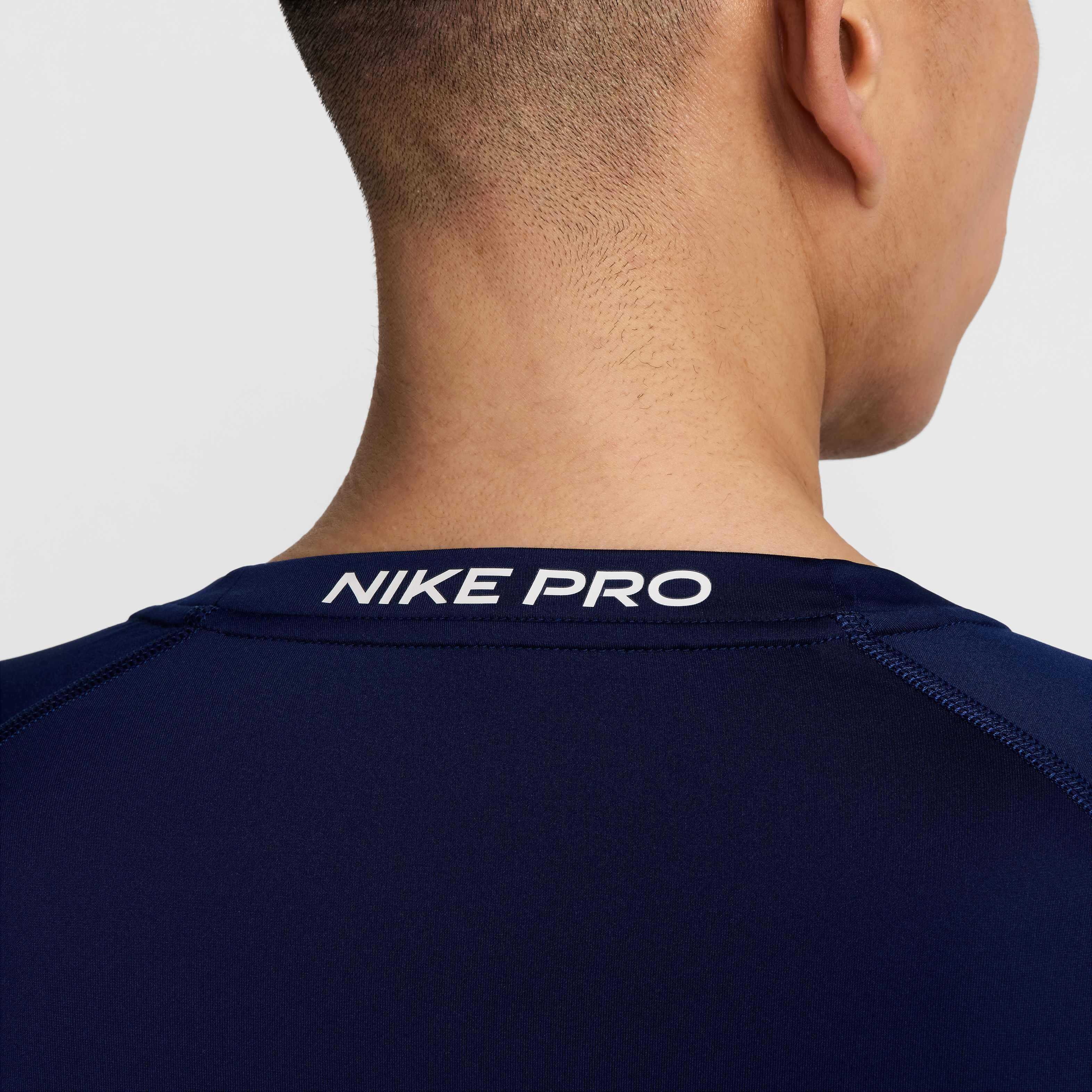 Nike Pro image number 3