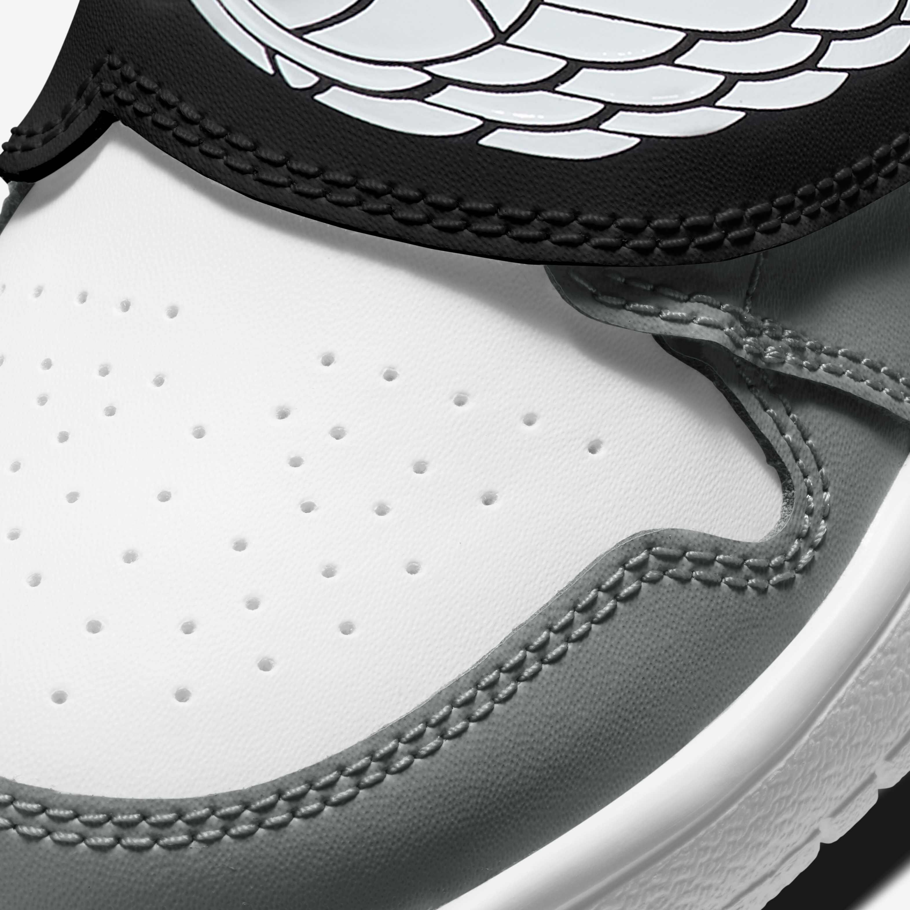 Sky Jordan 1 image number 6