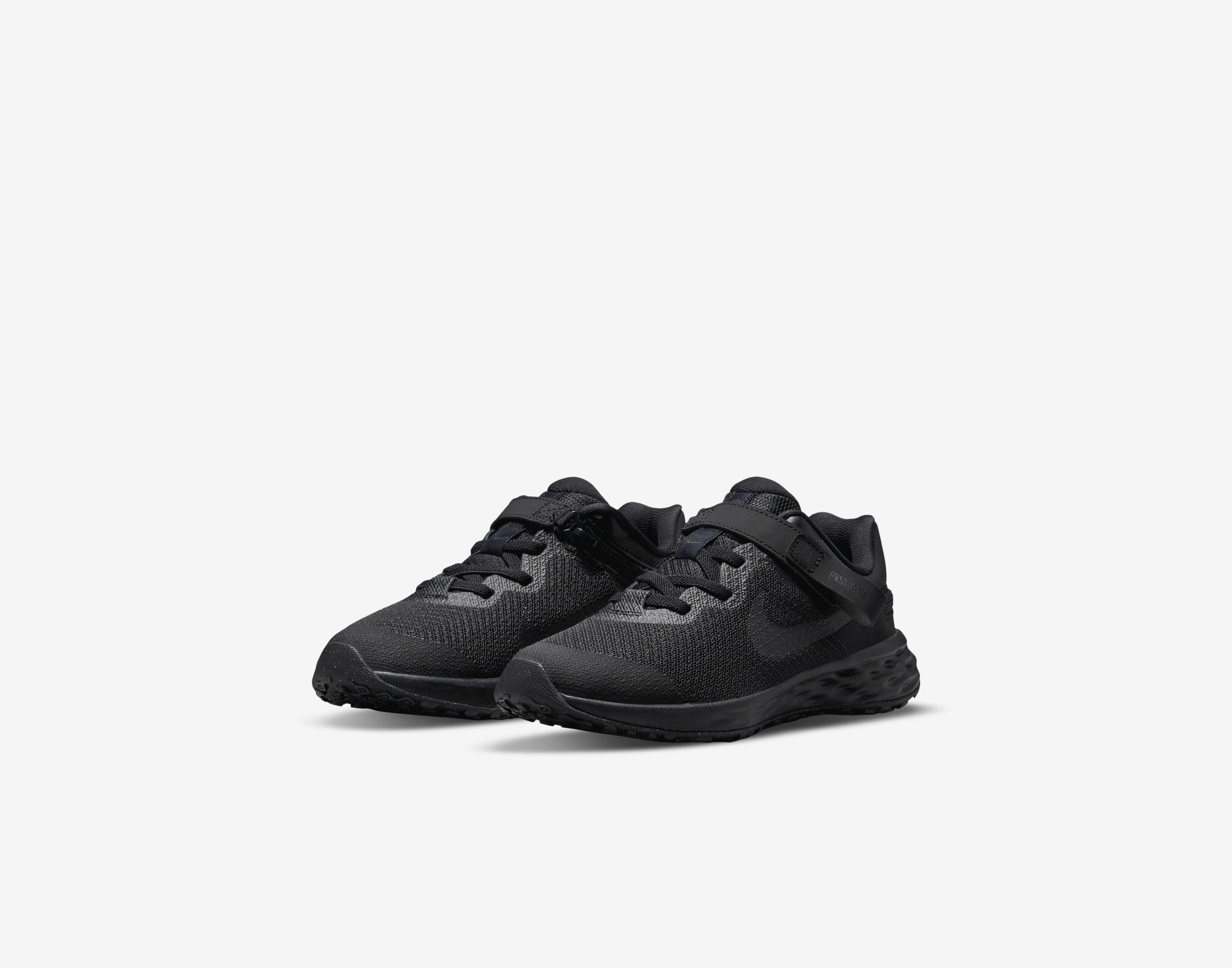 Nike revolution 4 flyease uk 2025