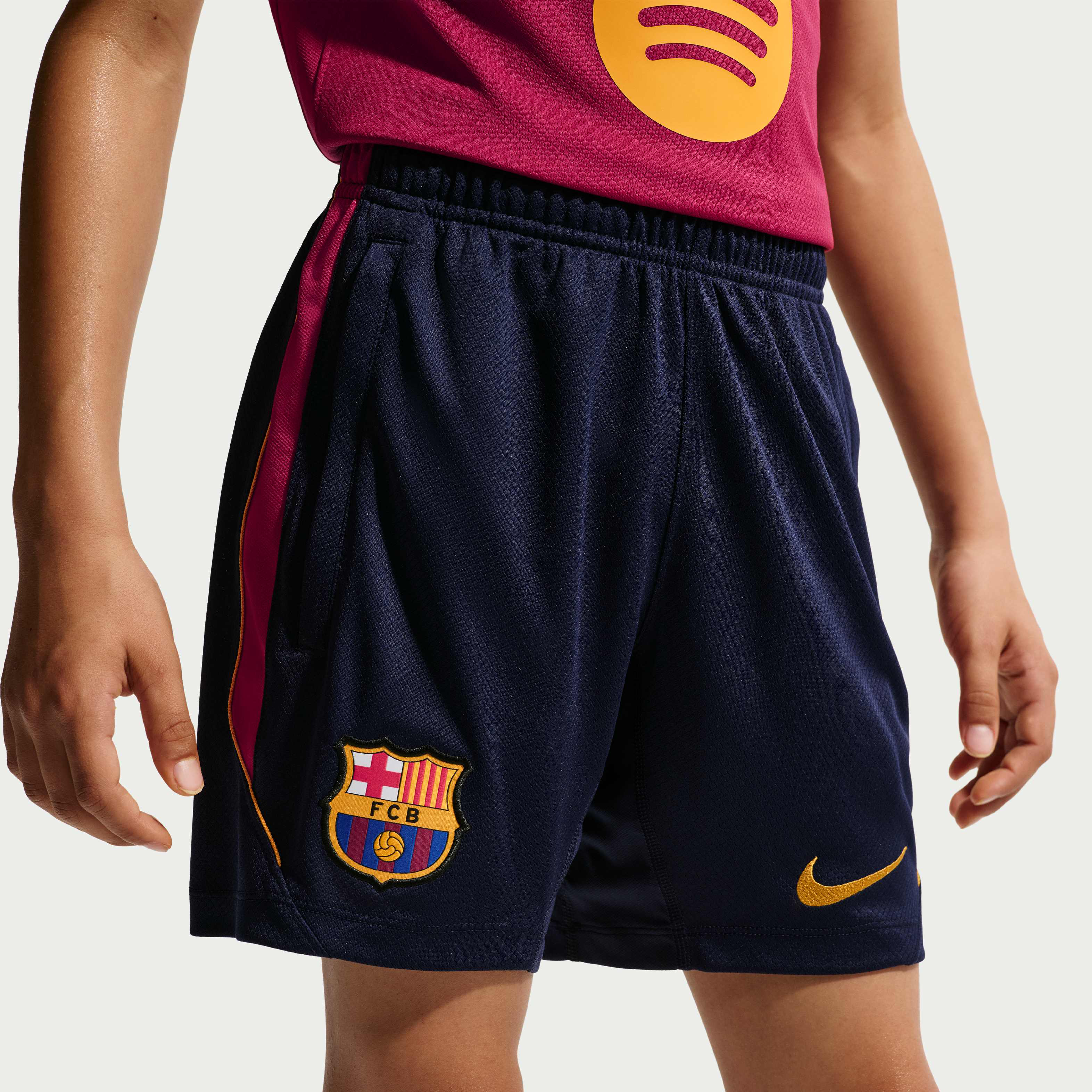 برشلونة سترايك image number 1