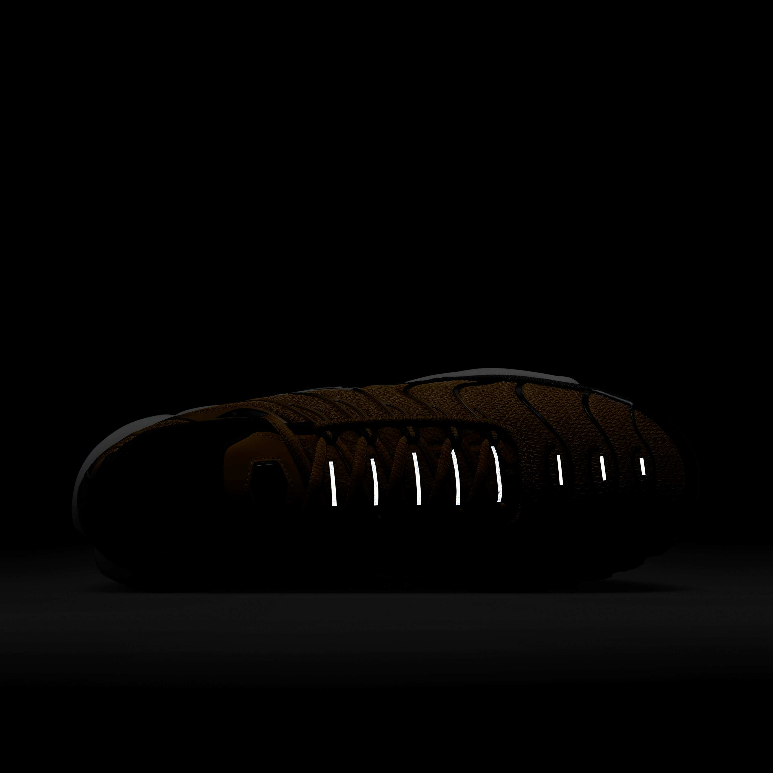 Nike Air Max Plus image number 8