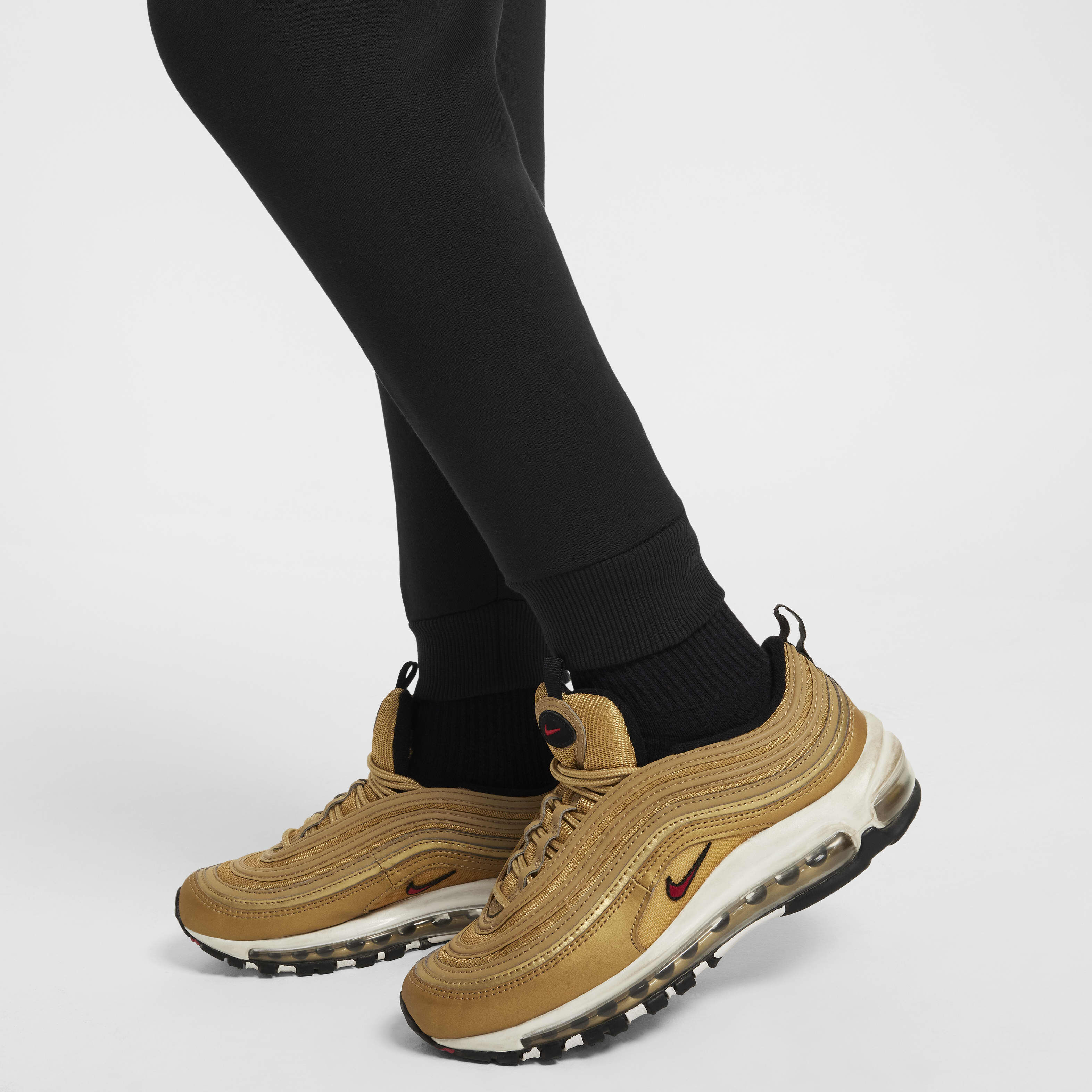 نايكي سبورتسوير كلوب فليس image number 4