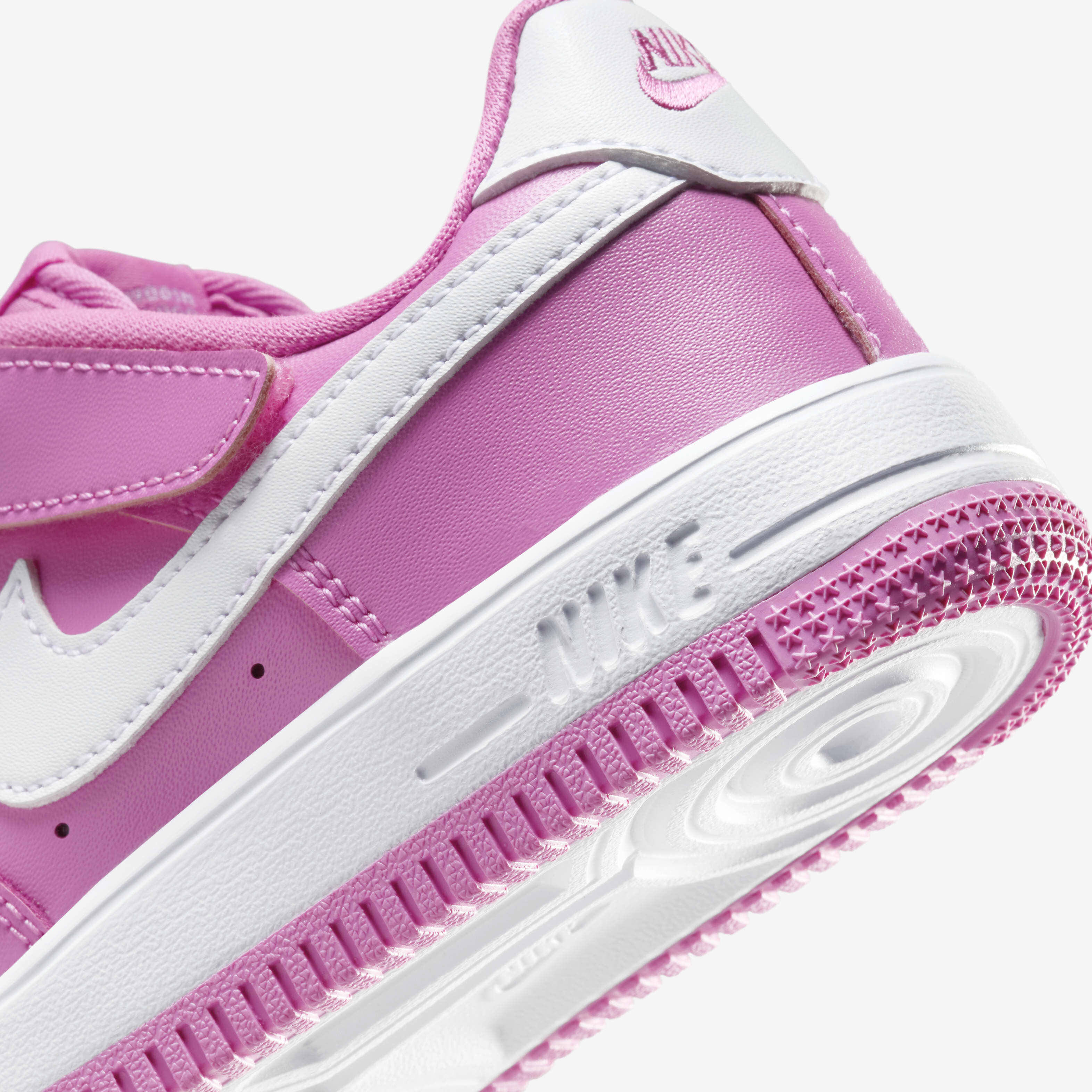 Nike free rn 218 pink discount