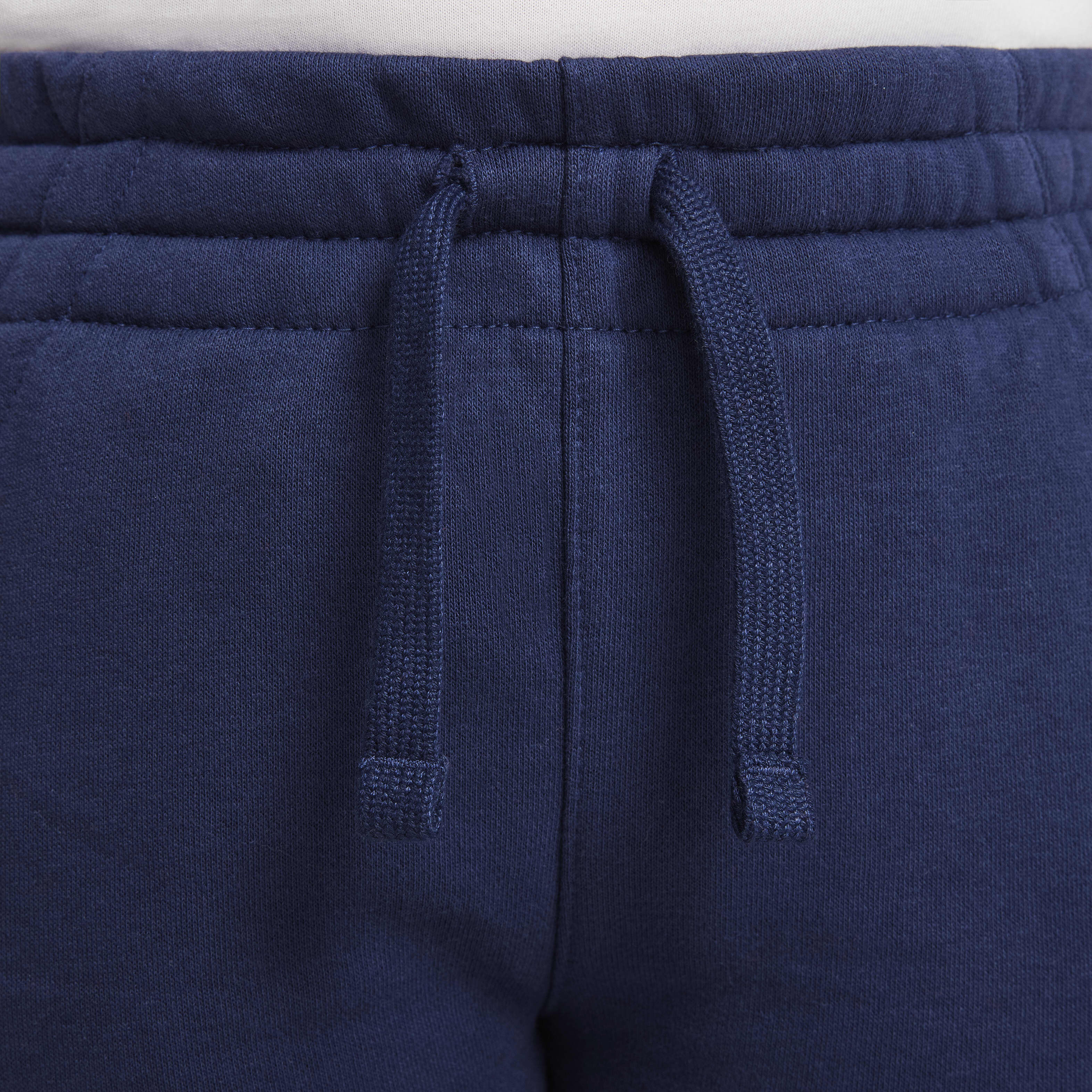 Nike Sportswear Club image number 3